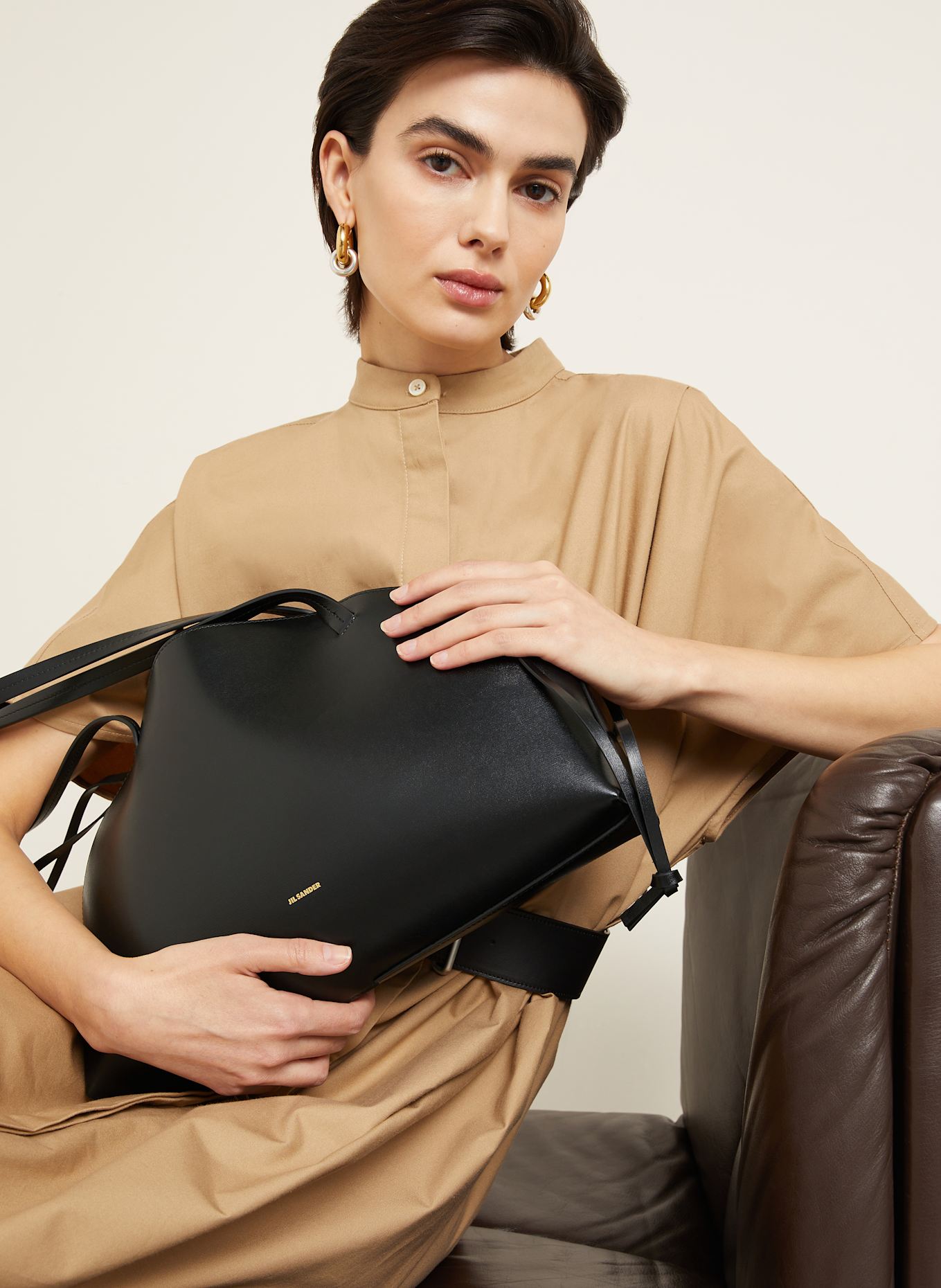 JIL SANDER Schultertasche CURVE MEDIUM: SCHWARZ