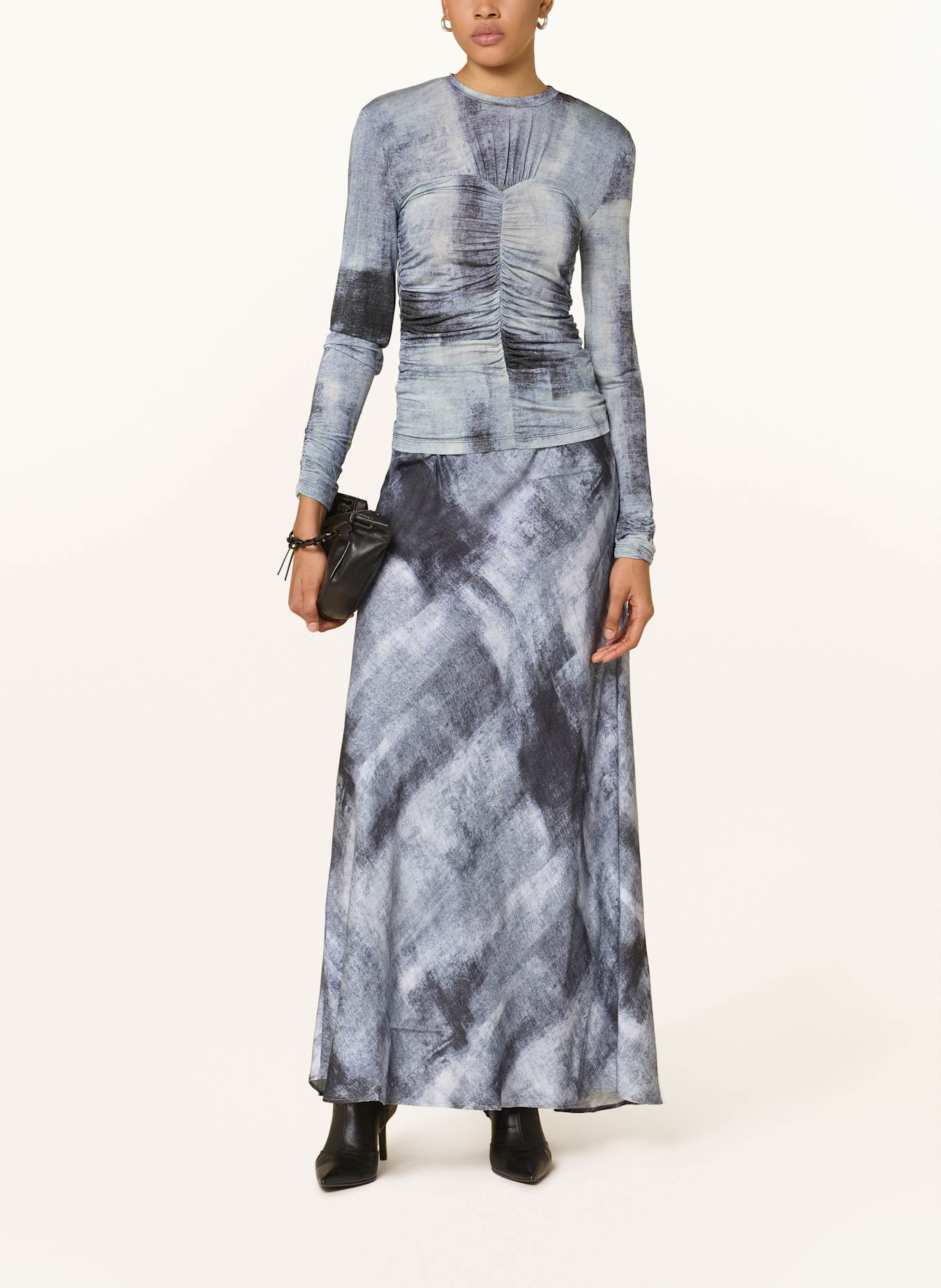 GESTUZ Jupe en satin AREENGZ: BLEU GRIS / BLEU FONCÉ