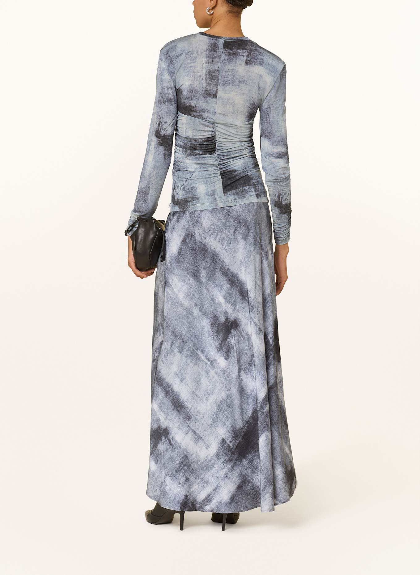 GESTUZ Jupe en satin AREENGZ: BLEU GRIS / BLEU FONCÉ