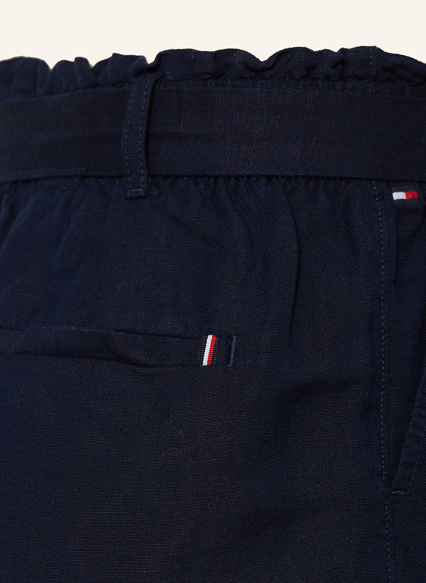 TOMMY HILFIGER Šortky se lnem: TMAVĚ MODRÁ