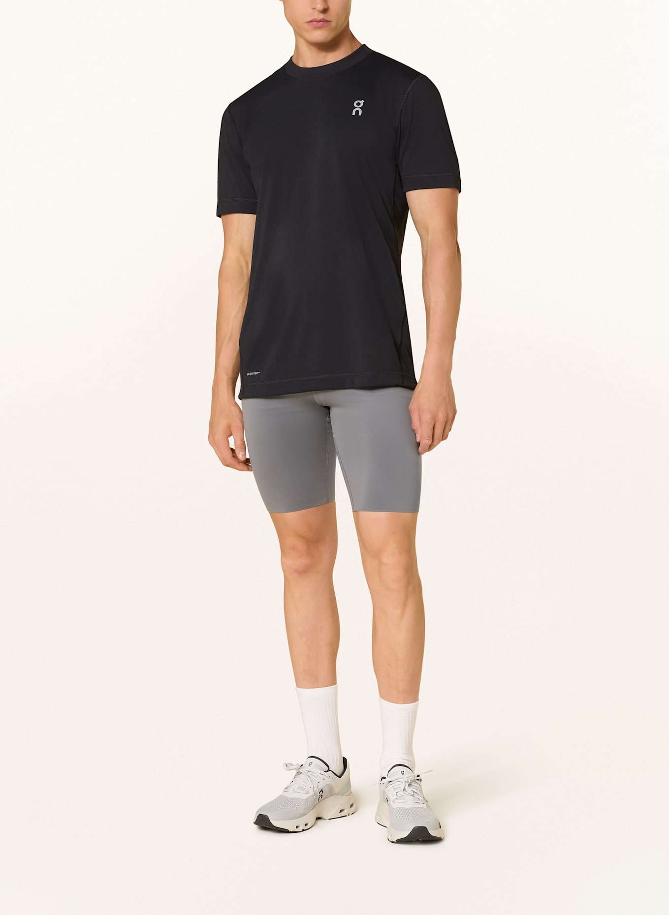 On Trainingsshorts TRAIN: GRIJS