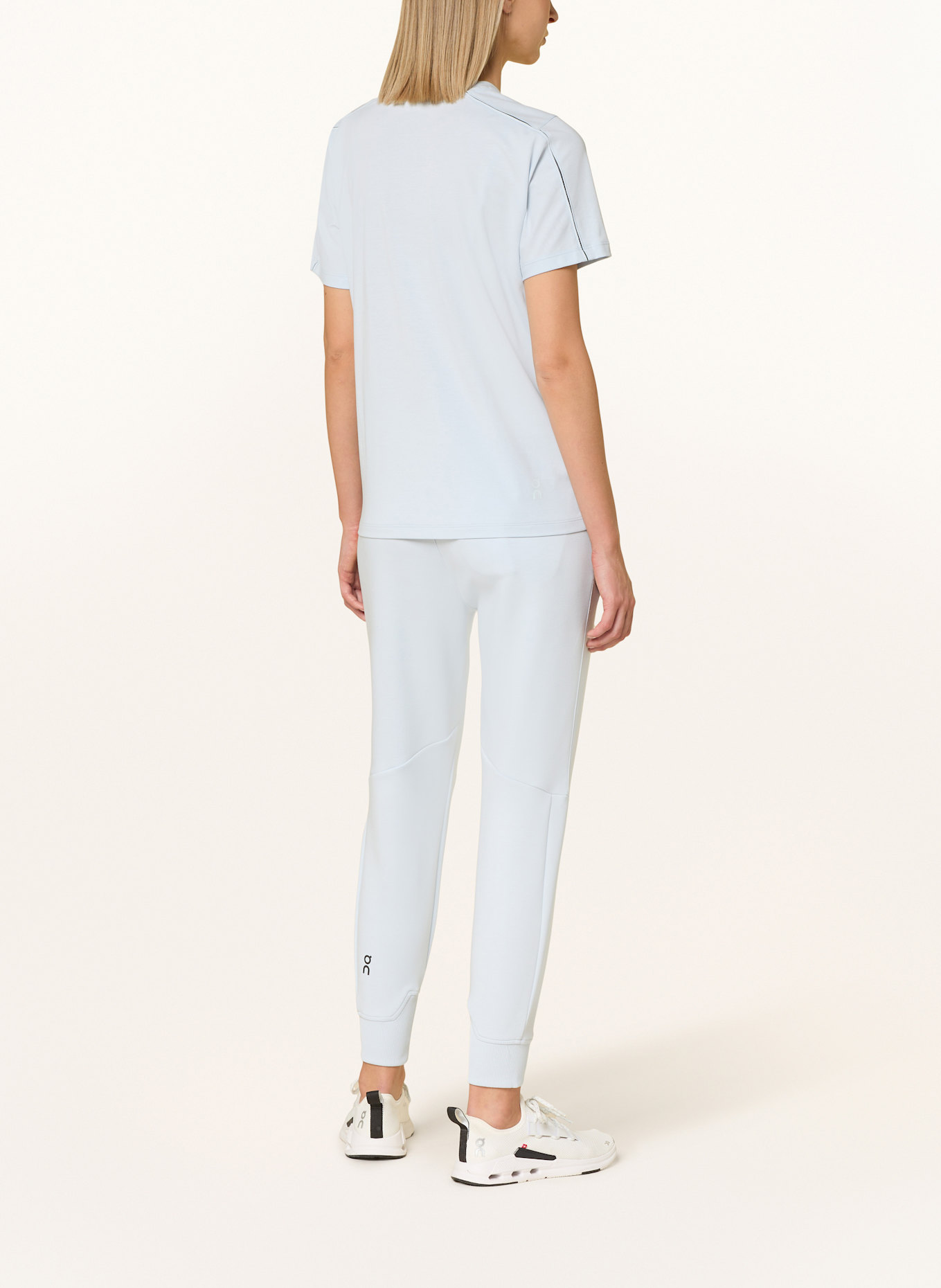 On T-Shirt FOCUS-T: HELLBLAU