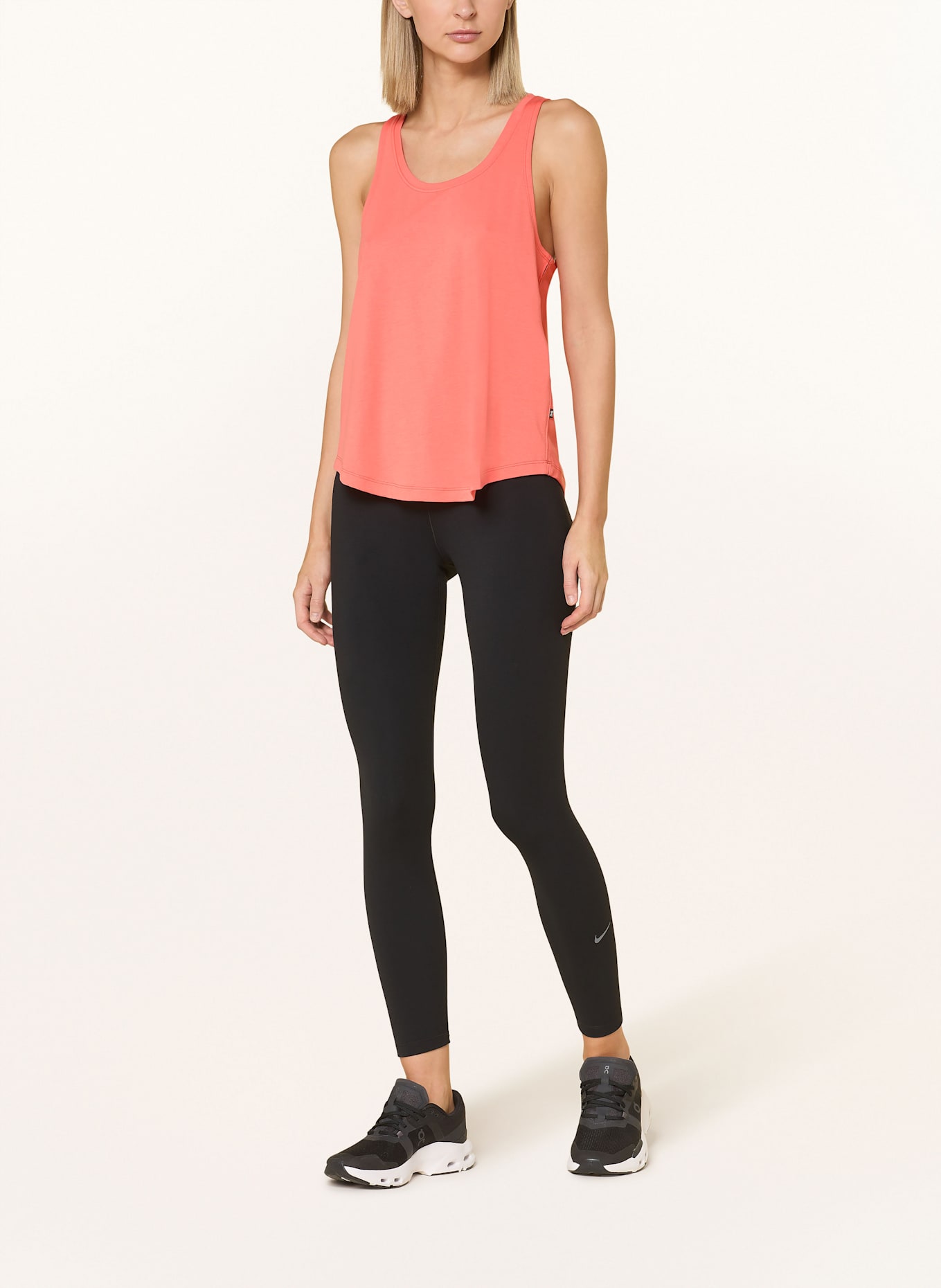 On Tanktop FOCUS: HELLROT