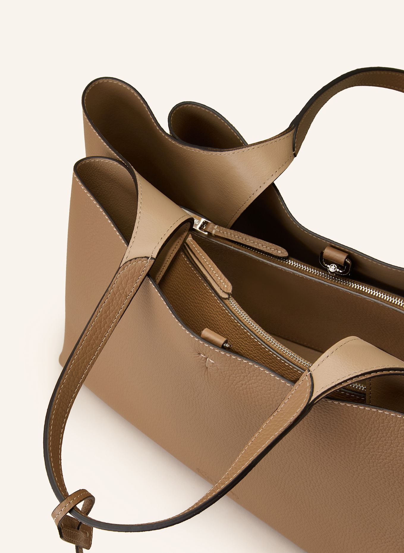 TOD'S Shopper: HELLBRAUN