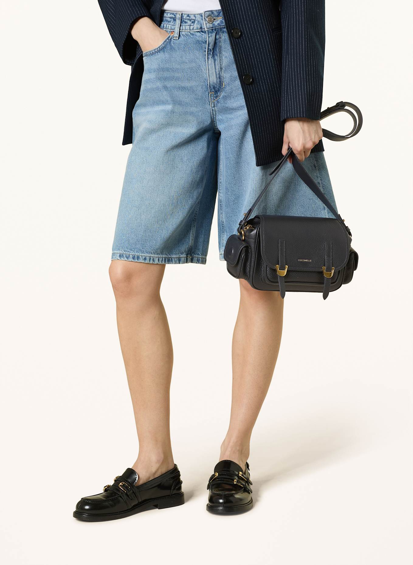 COCCINELLE Umhängetasche: SCHWARZ