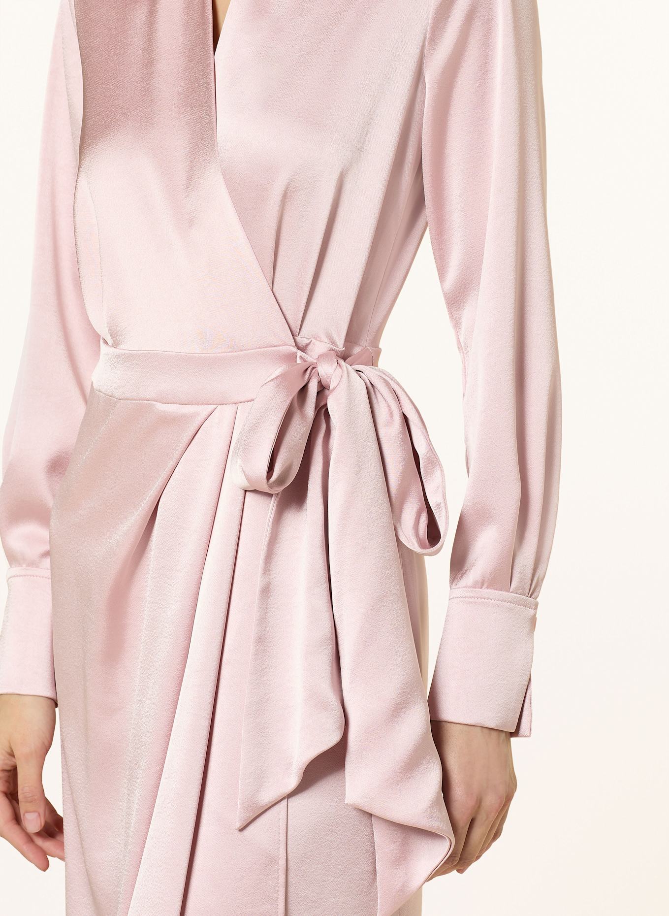 RIANI Wickelkleid aus Satin: ROSÉ