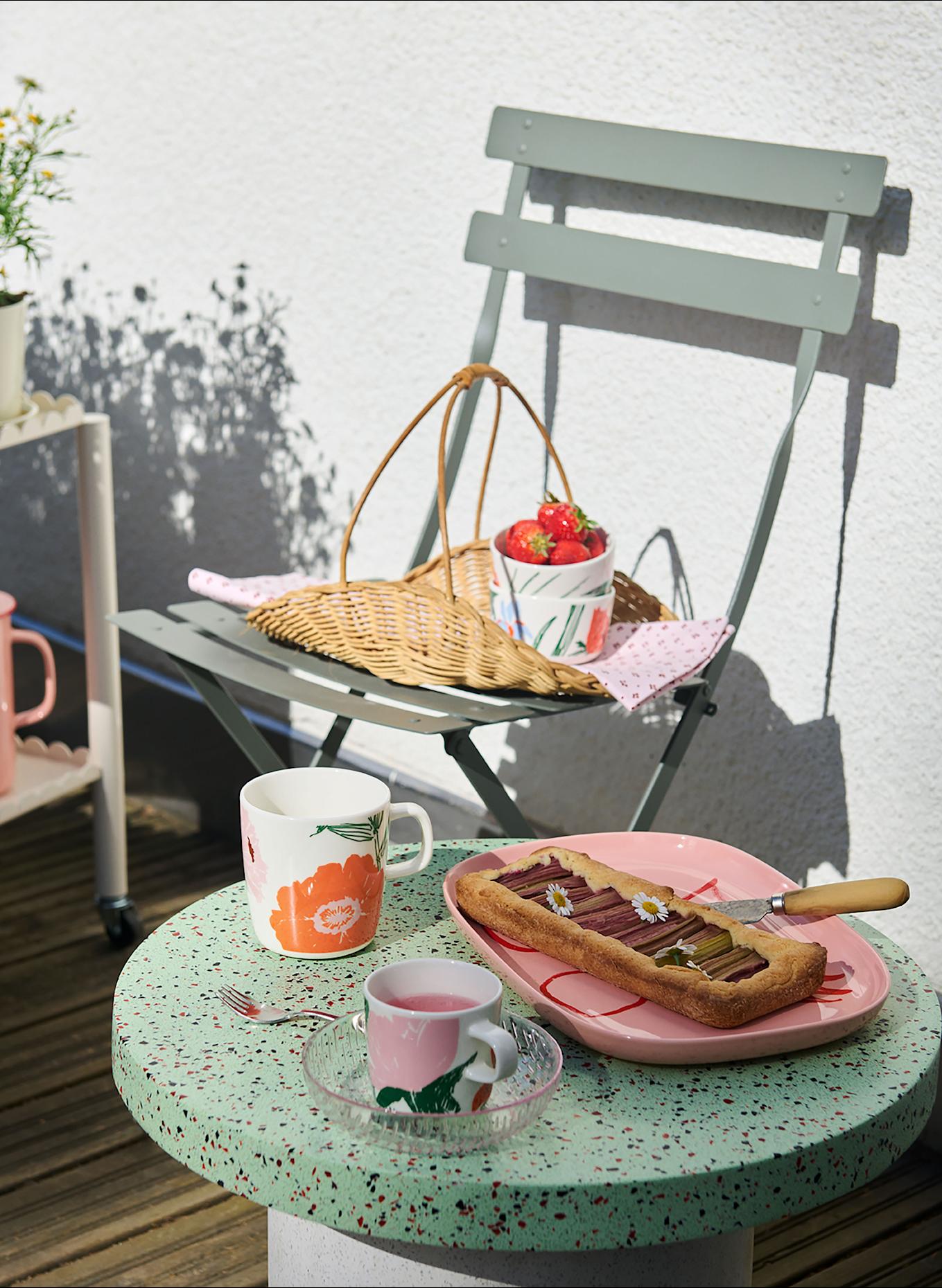 marimekko 4-piece Set OIVA/ PUUTARHAKUTSUT: Mugs and dessert plates, Color: ECRU/ GREEN/ ORANGE (Image 3)