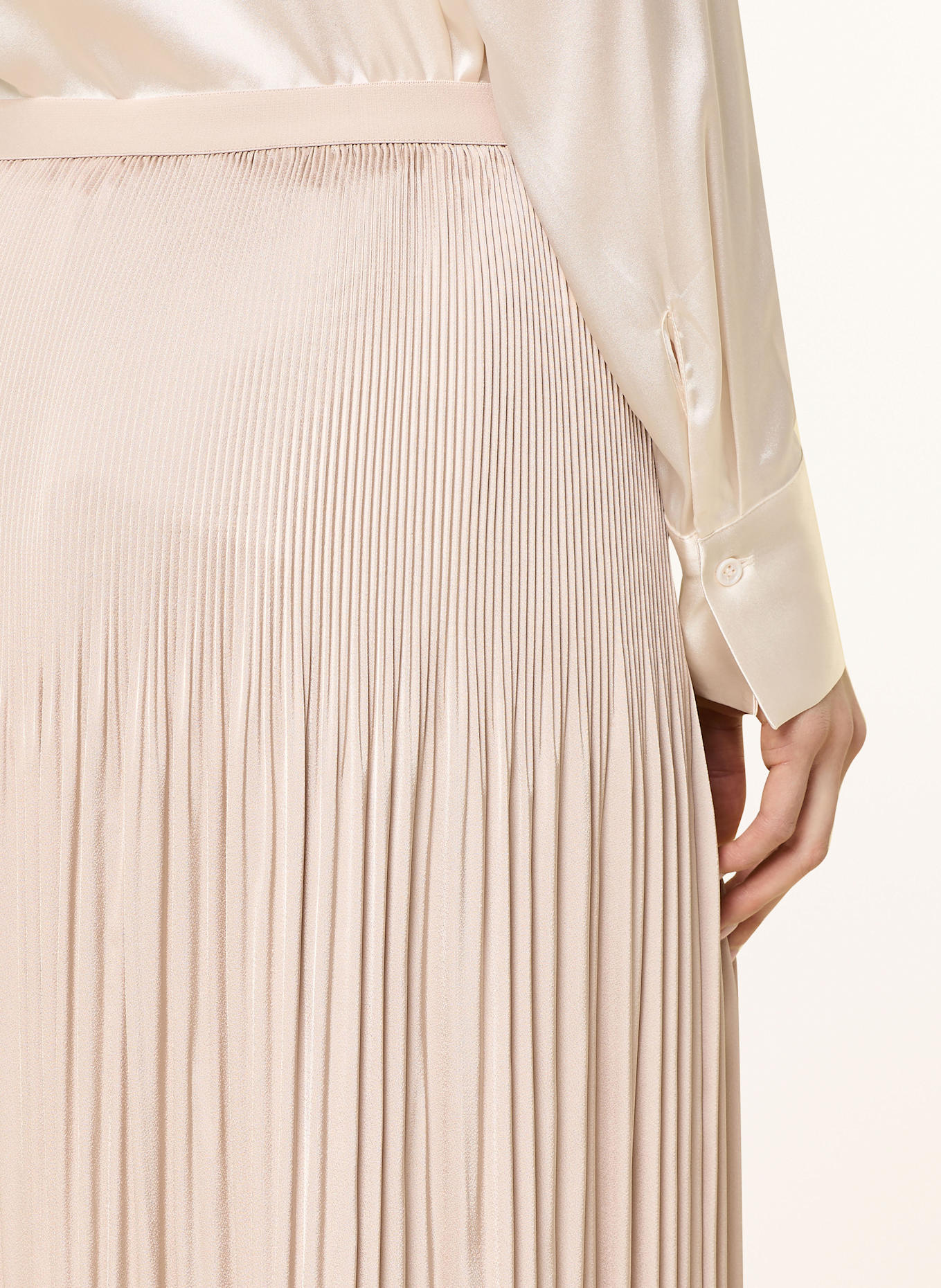 BETTY&CO Plisseerock aus Satin: HELLROSA