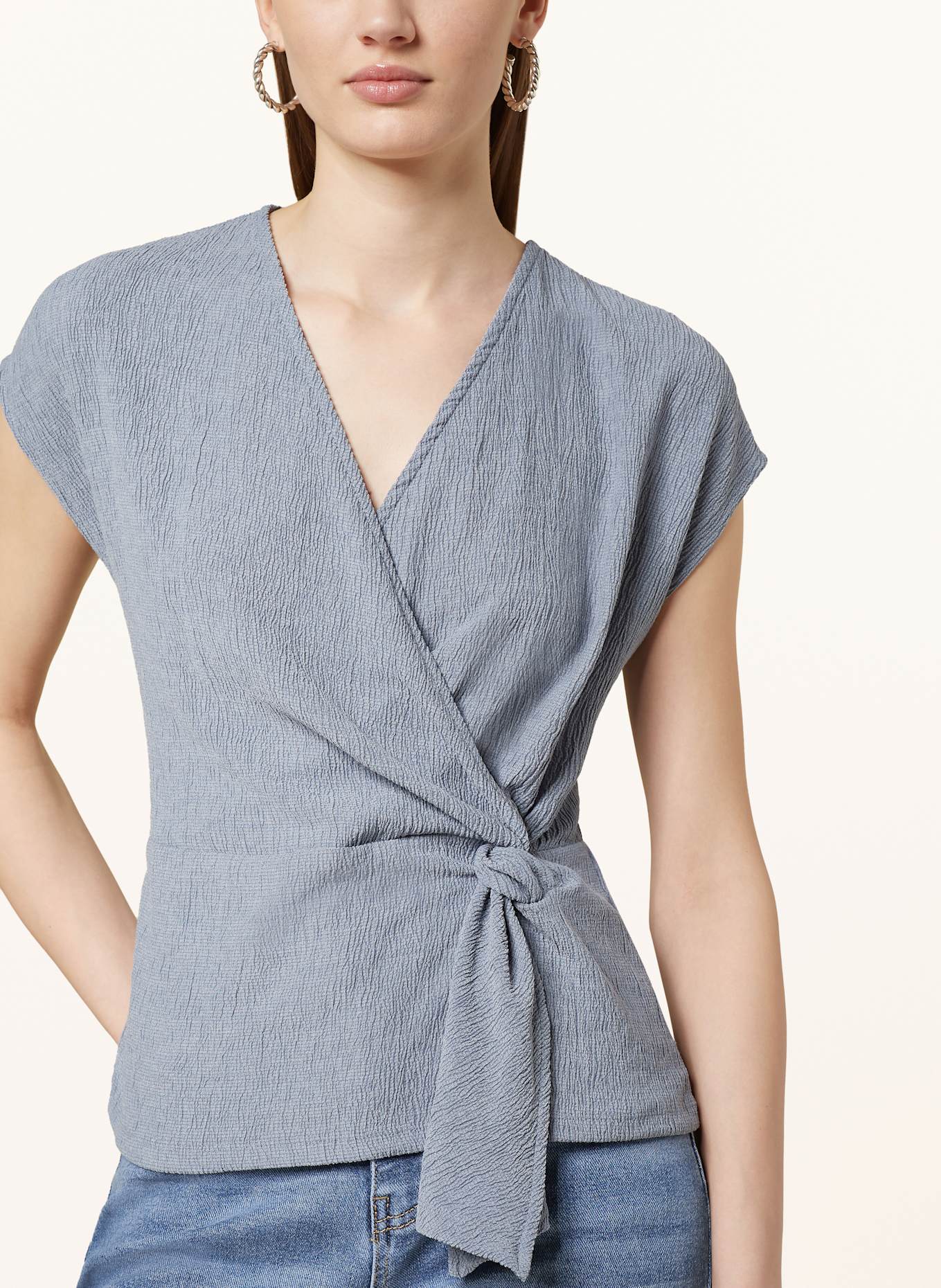 CARTOON Bluse in Wickeloptik: BLAUGRAU