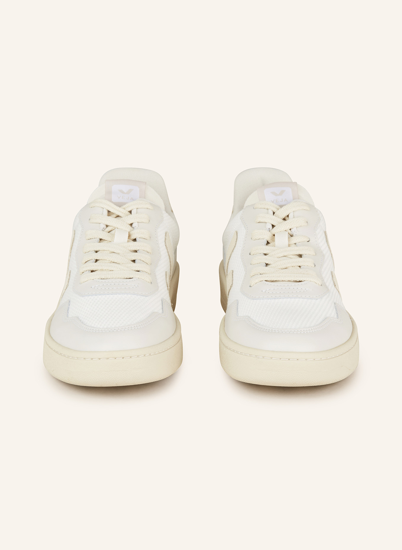 VEJA Sneakers V-90: WHITE / LIGHT GRAY / ECRU