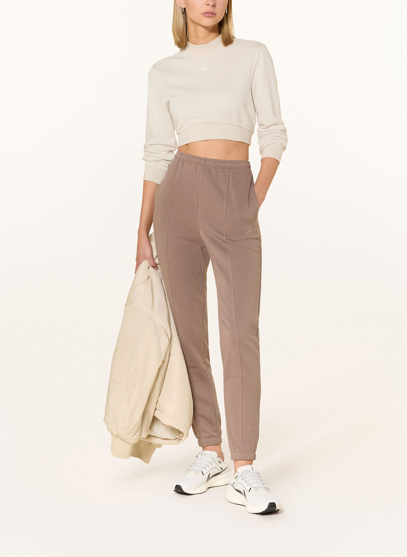 Nike Sweatpants SPORTSWEAR CHILL: GRAU