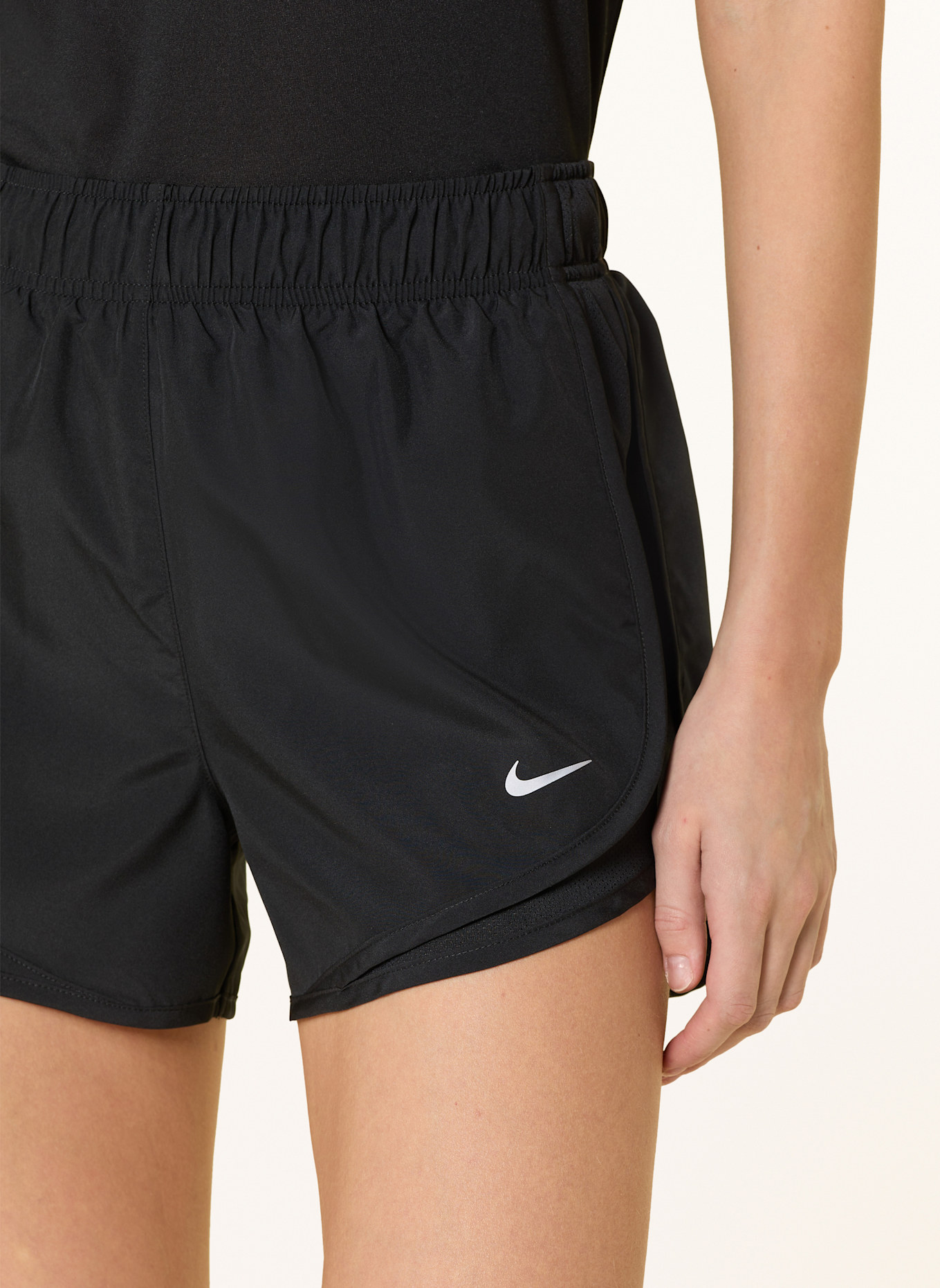 Nike Laufshorts TEMPO: SCHWARZ