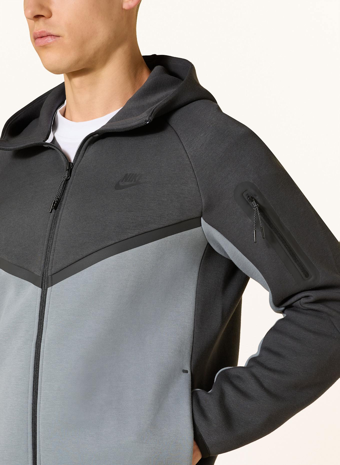 Nike Hoodie TECH FLEECE: DUNKELGRAU / GRAU