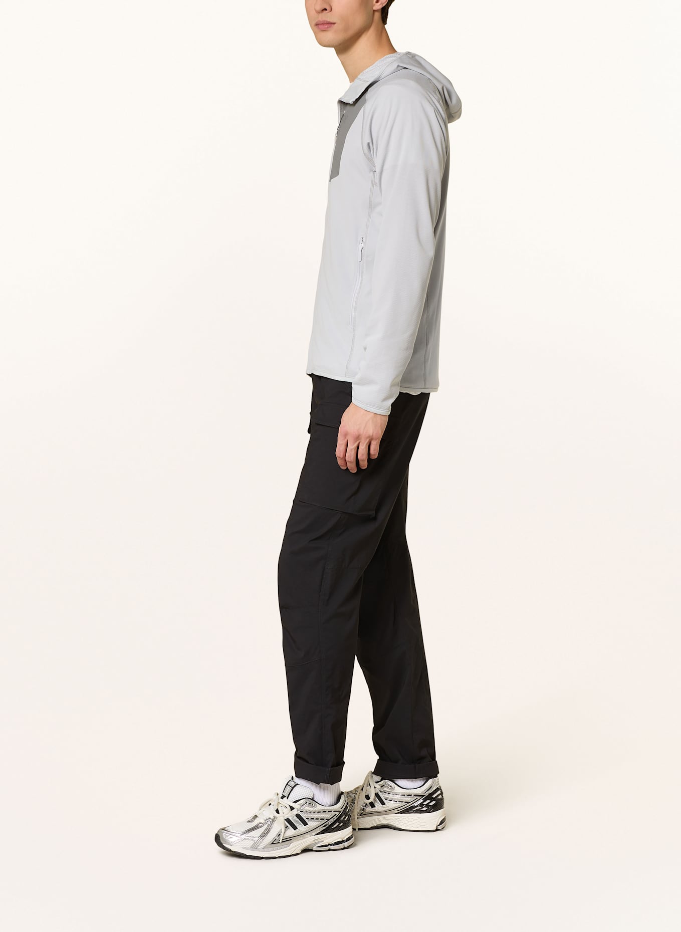 ARC'TERYX Midlayer DELTA HOODY: HELLGRAU