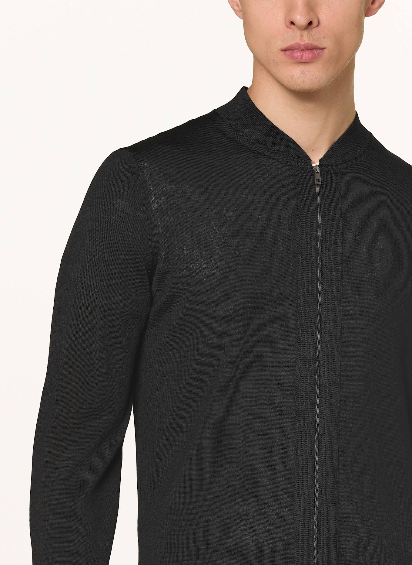 MAERZ MUENCHEN Strickjacke: SCHWARZ