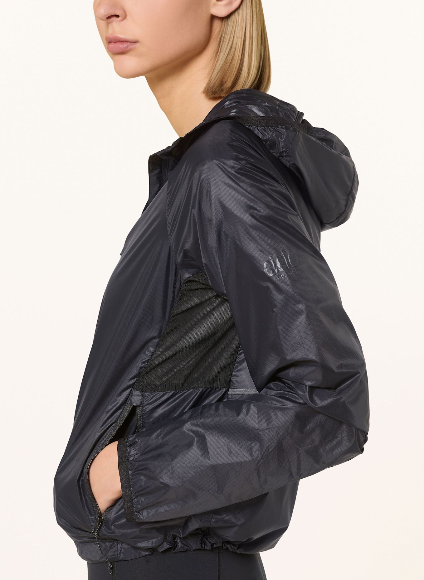 ciele athletics Laufjacke VNTJACKET: SCHWARZ