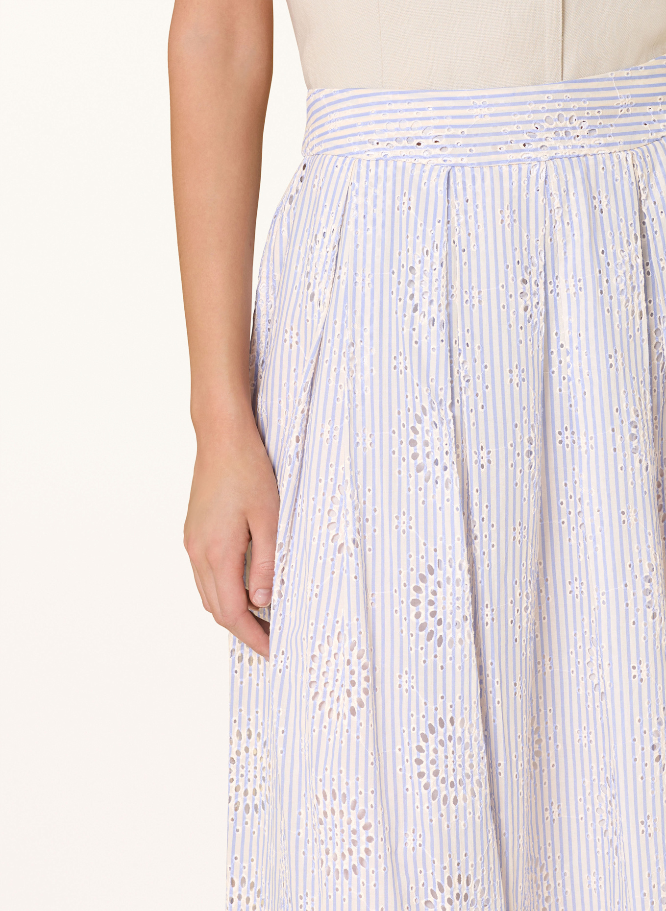 0039 ITALY KYLIE skirt with broderie anglaise: LIGHT BLUE / WHITE