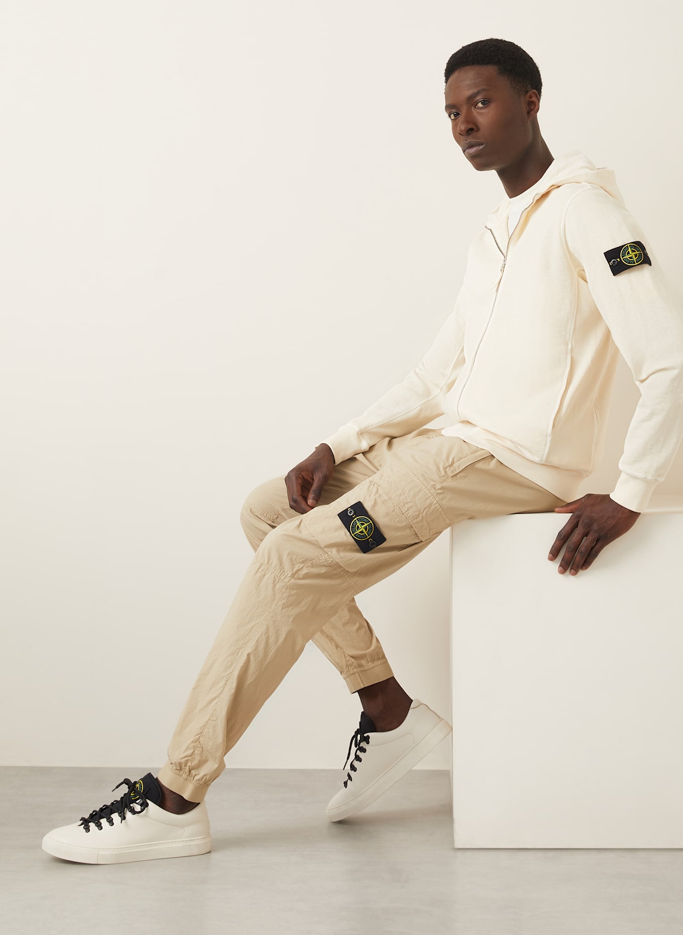 STONE ISLAND Sweatjacke: CREME