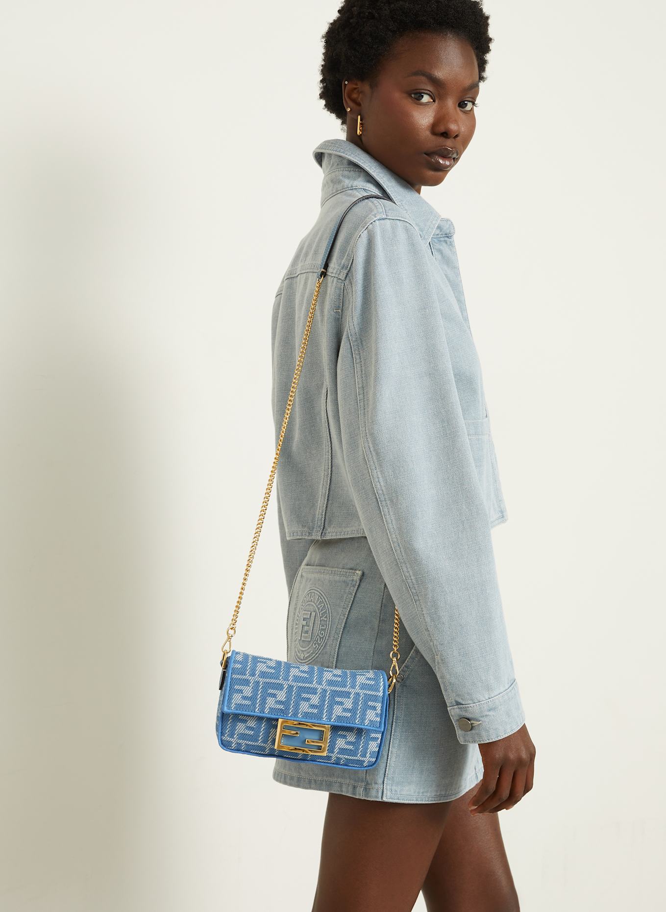 FENDI Schultertasche BAGUETTE MINI: HELLBLAU