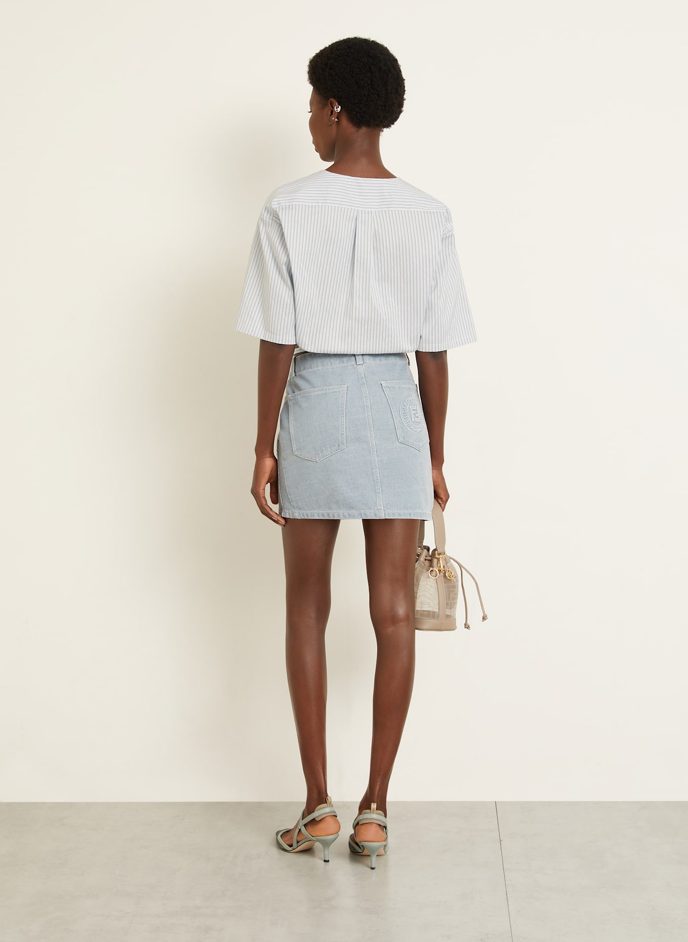 FENDI Bluse: HELLBLAU / CAMEL