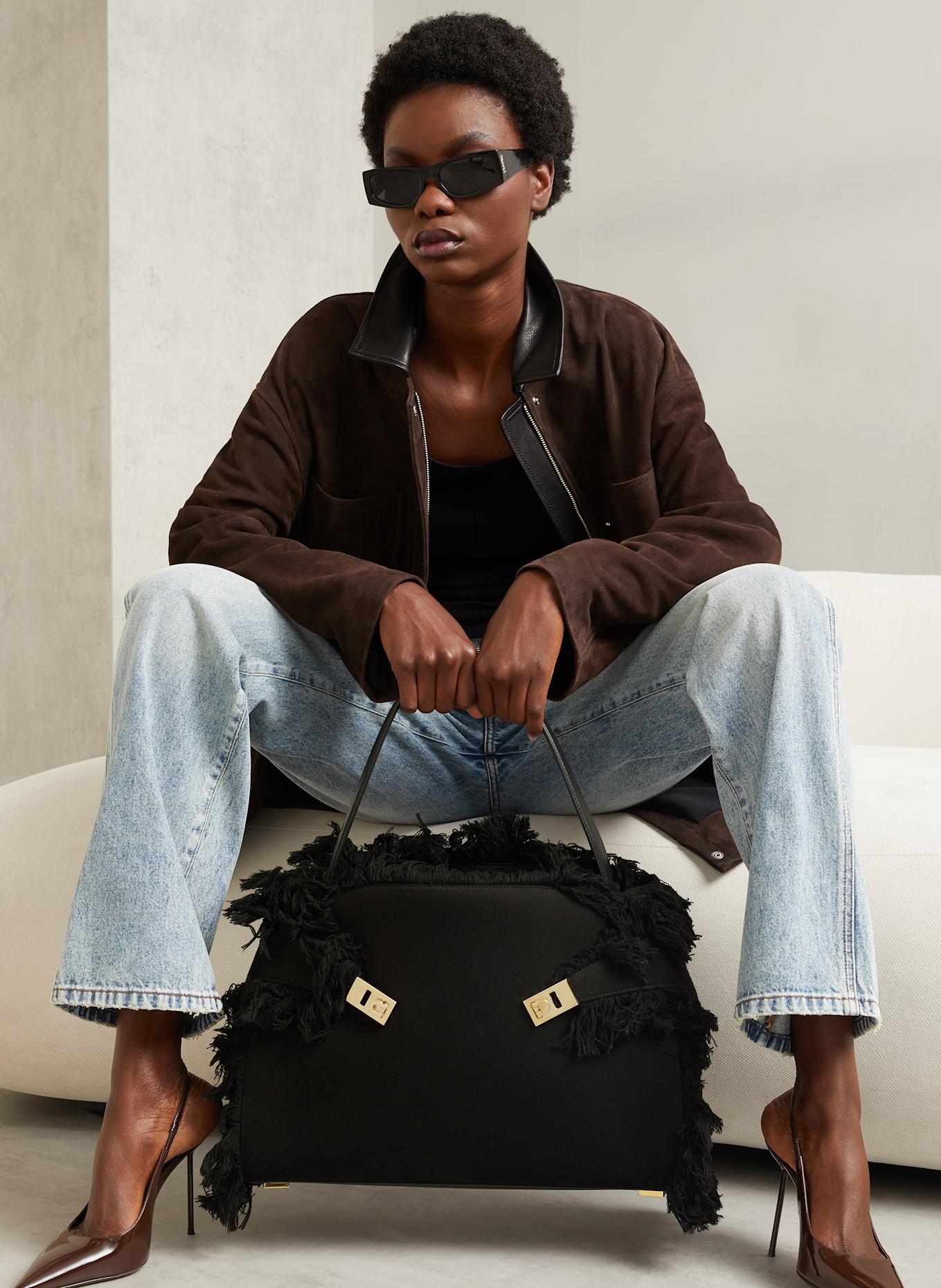 FERRAGAMO Handtasche HUG MEDIUM: SCHWARZ