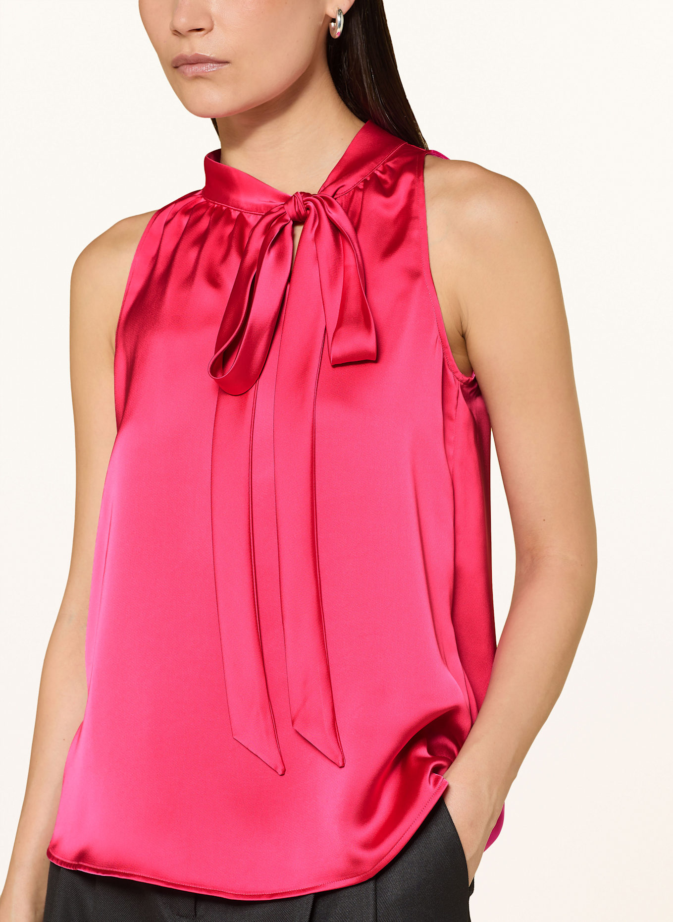 HUGO Blouse à col lavallière CELUNI en satin: ROSE FUCHSIA