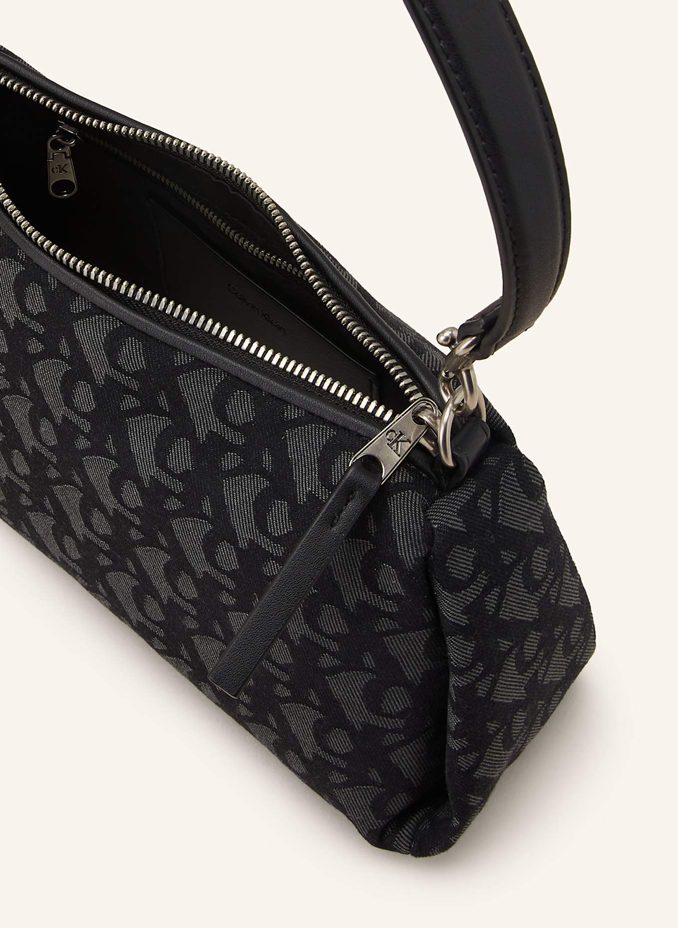 Calvin Klein Torba na ramię: CZARNY/ CZIEMNOSZARY