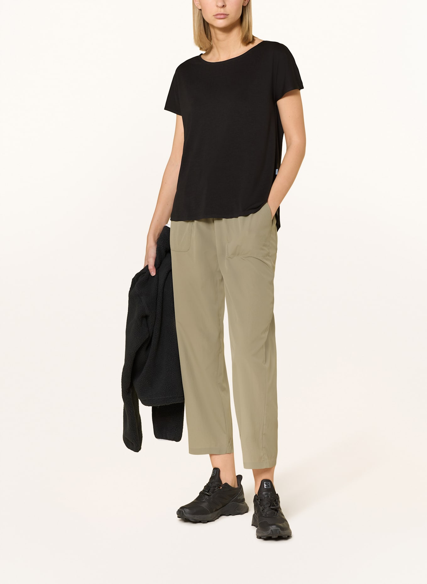 me°ru' Tričko ELLENBROOK: ČERNÁ