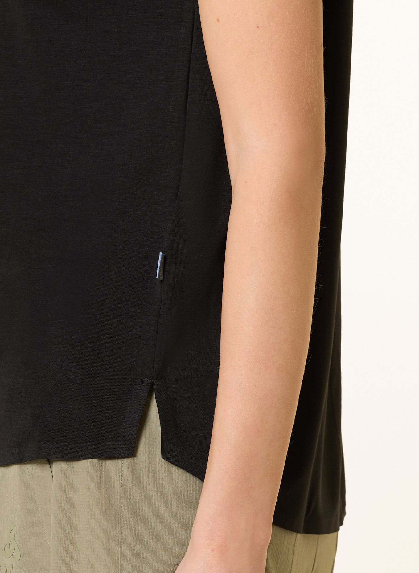 me°ru' Tričko ELLENBROOK: ČERNÁ