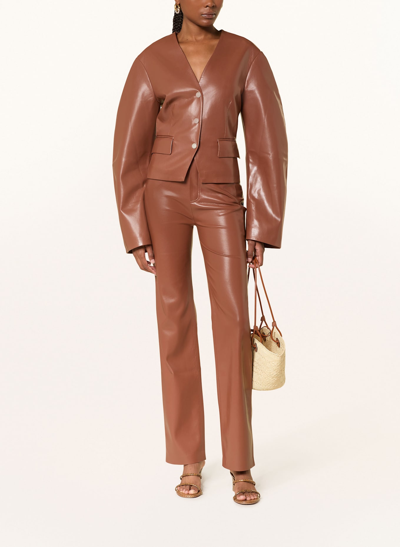 Nanushka Spodnie JACOBA z imitacji skóry: BRĄZOWY