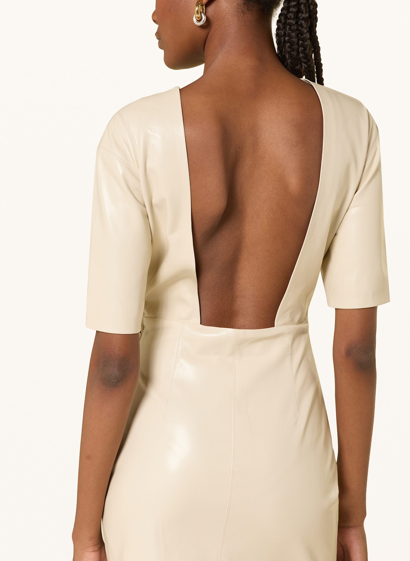 Nanushka Kleid MARYL in Lederoptik: CREME