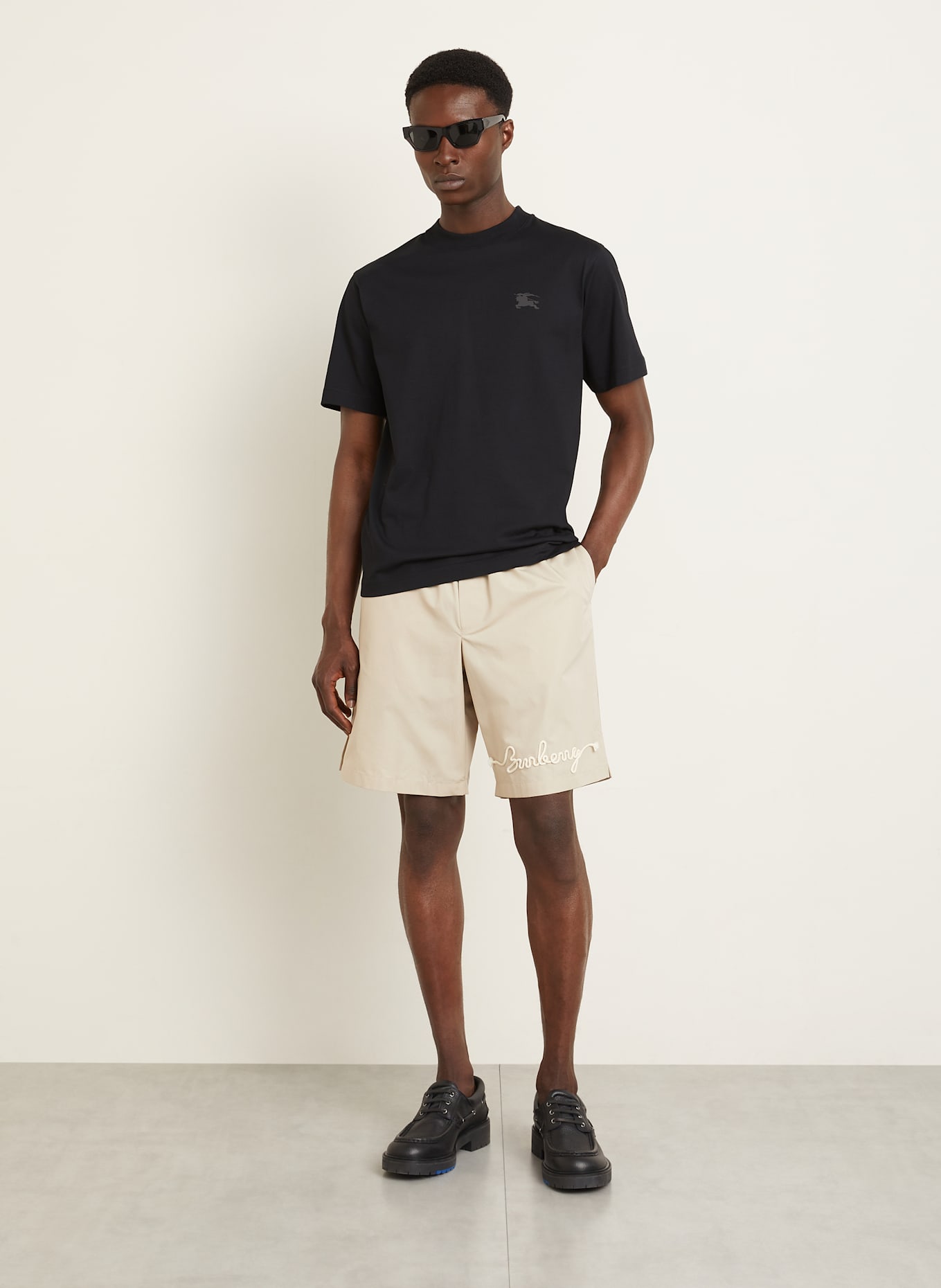 BURBERRY Tričko: ČERNÁ