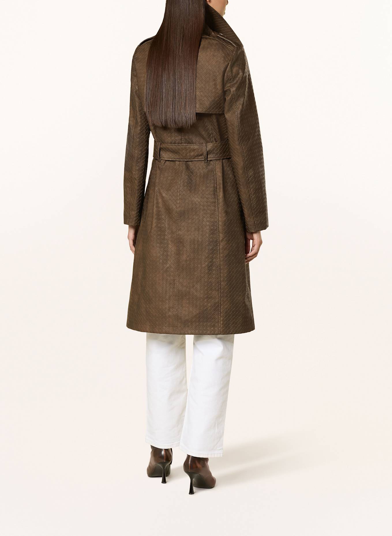 GUESS Trenchcoat CARMEN in Lederoptik: DUNKELBRAUN