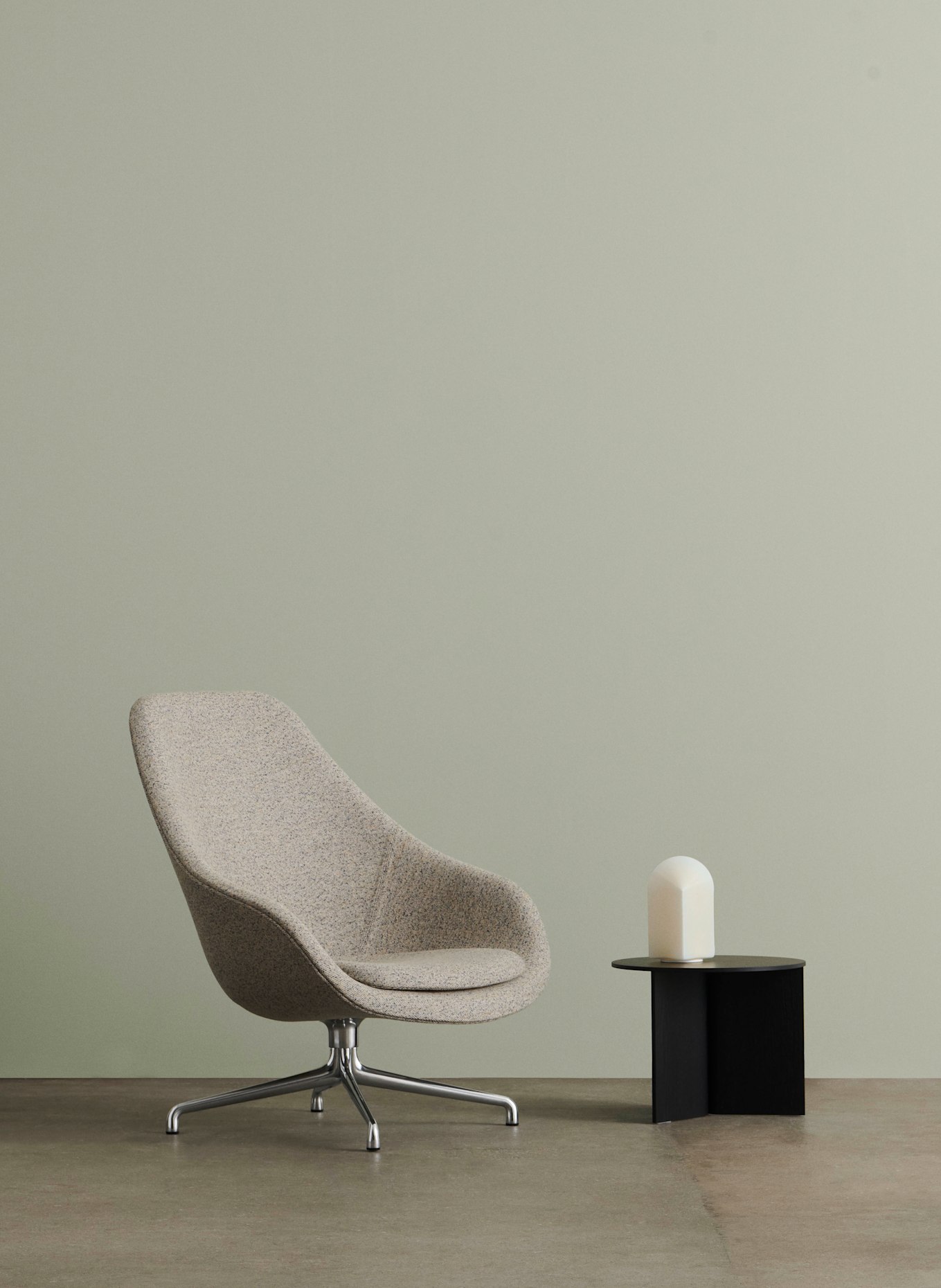 HAY Tischleuchte PARADE PORTABLE: CREME