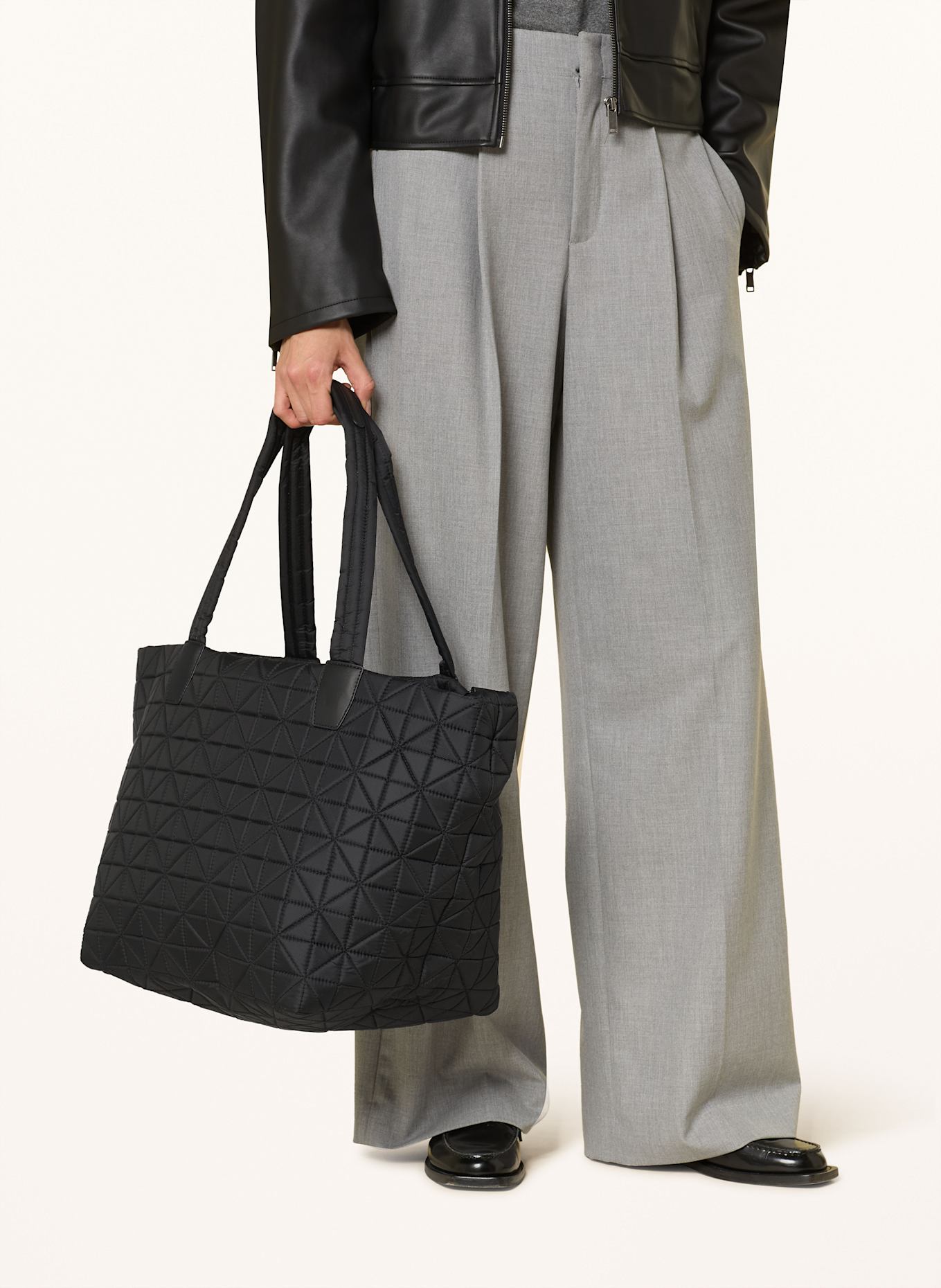 Vee Collective Shopper VEE TOTE MEDIUM mit Pouch: SCHWARZ