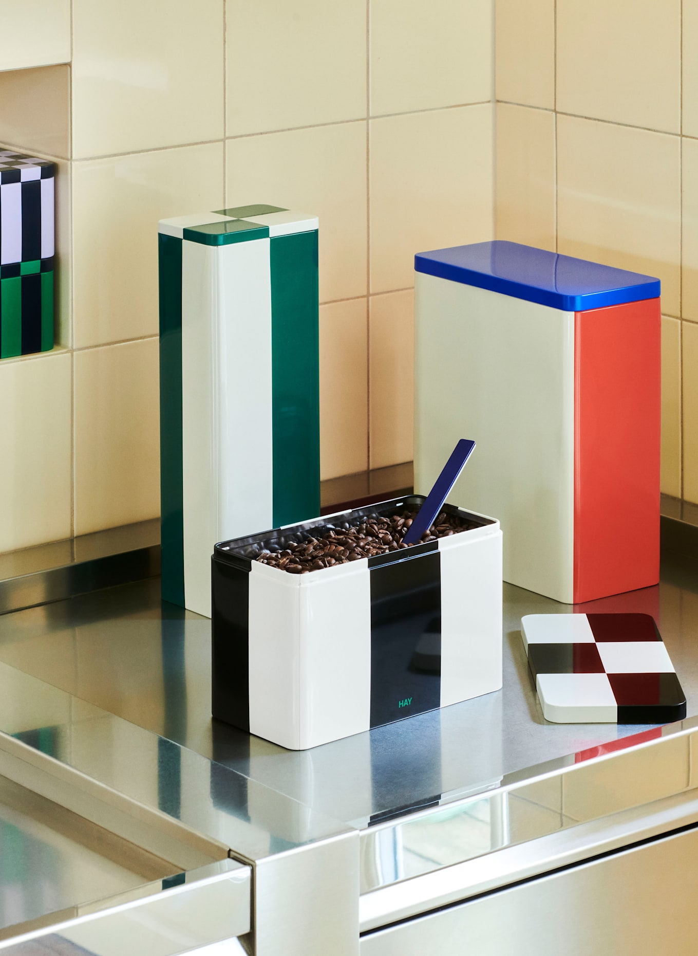 HAY Storage tin TIN MEDIUM: BLACK / WHITE