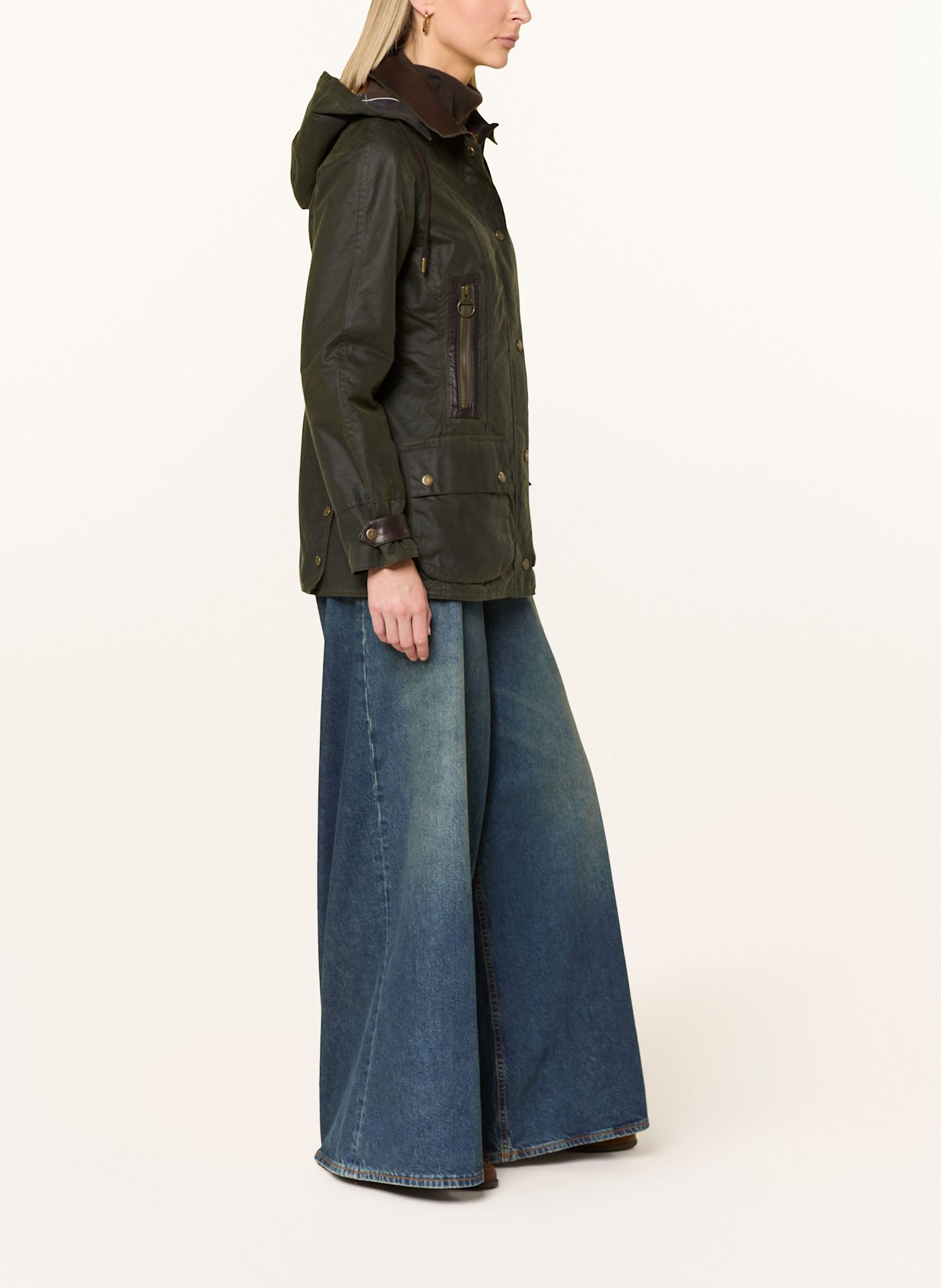 Barbour IVY field jacket with detachable hood: DARK GREEN