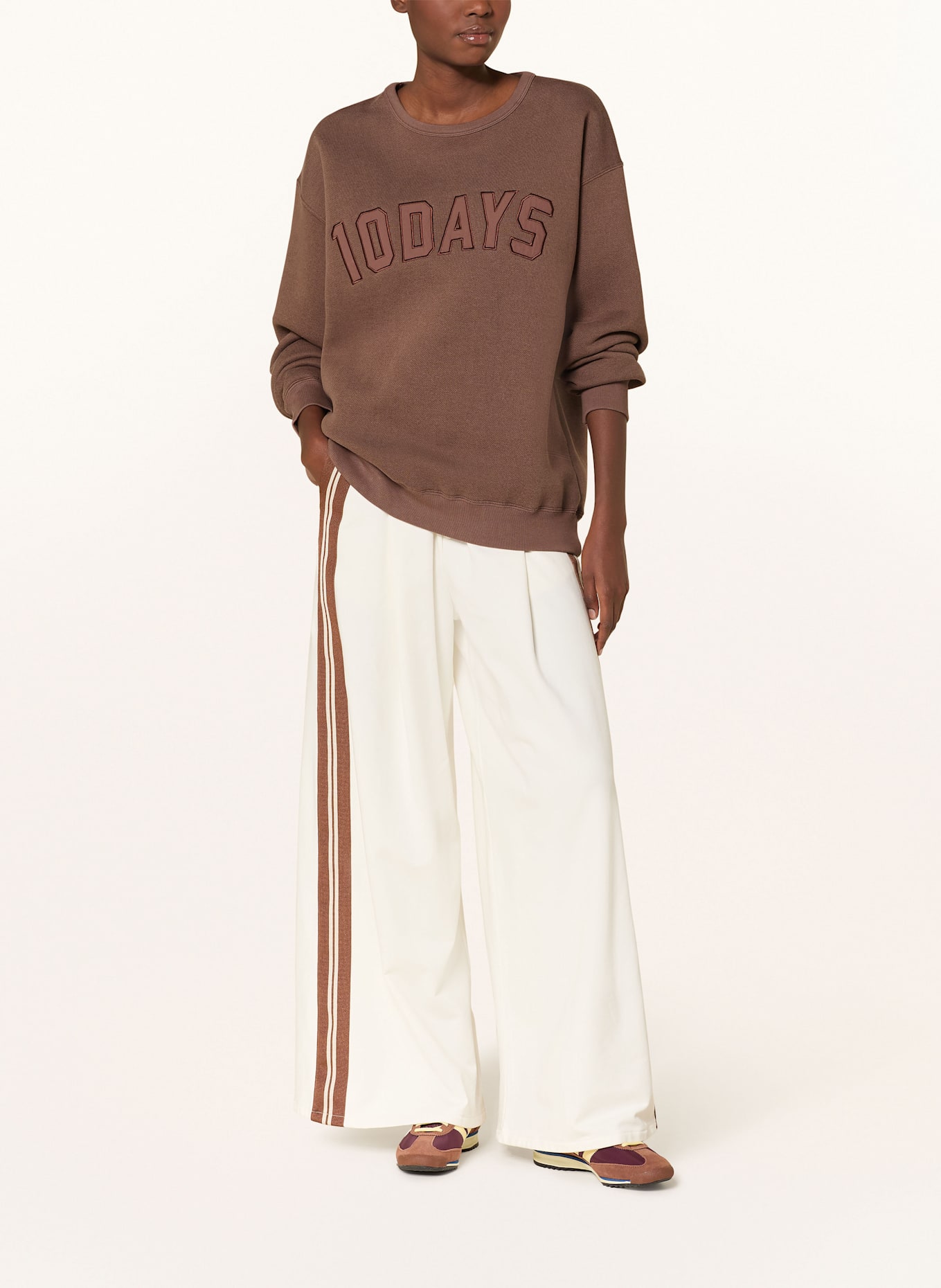 10DAYS Sweatshirt: BRAUN