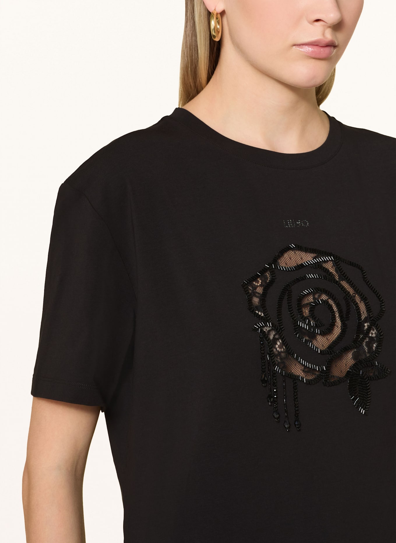 LIU JO T-shirt z koronką i ozdobnymi kamykami: CZARNY