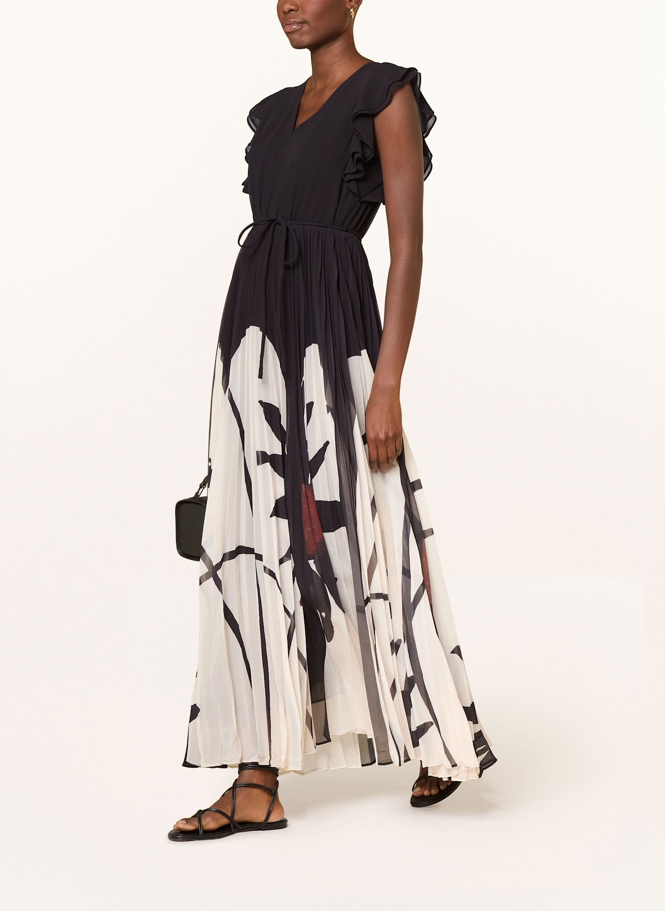 Phase Eight Šaty UMA s plisováním a volánky: ČERNÁ / BÍLÁ