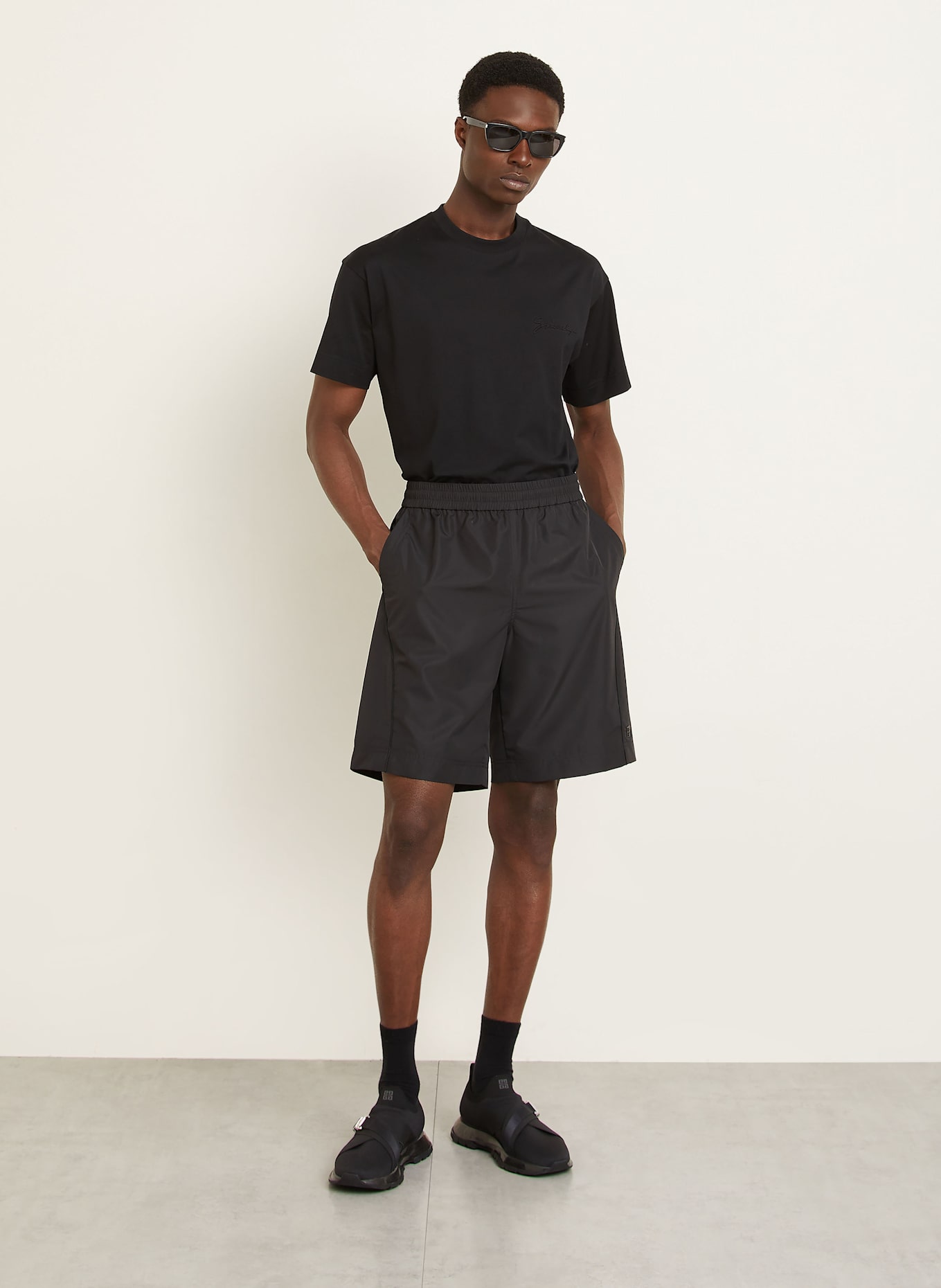 GIVENCHY Shorts: SCHWARZ