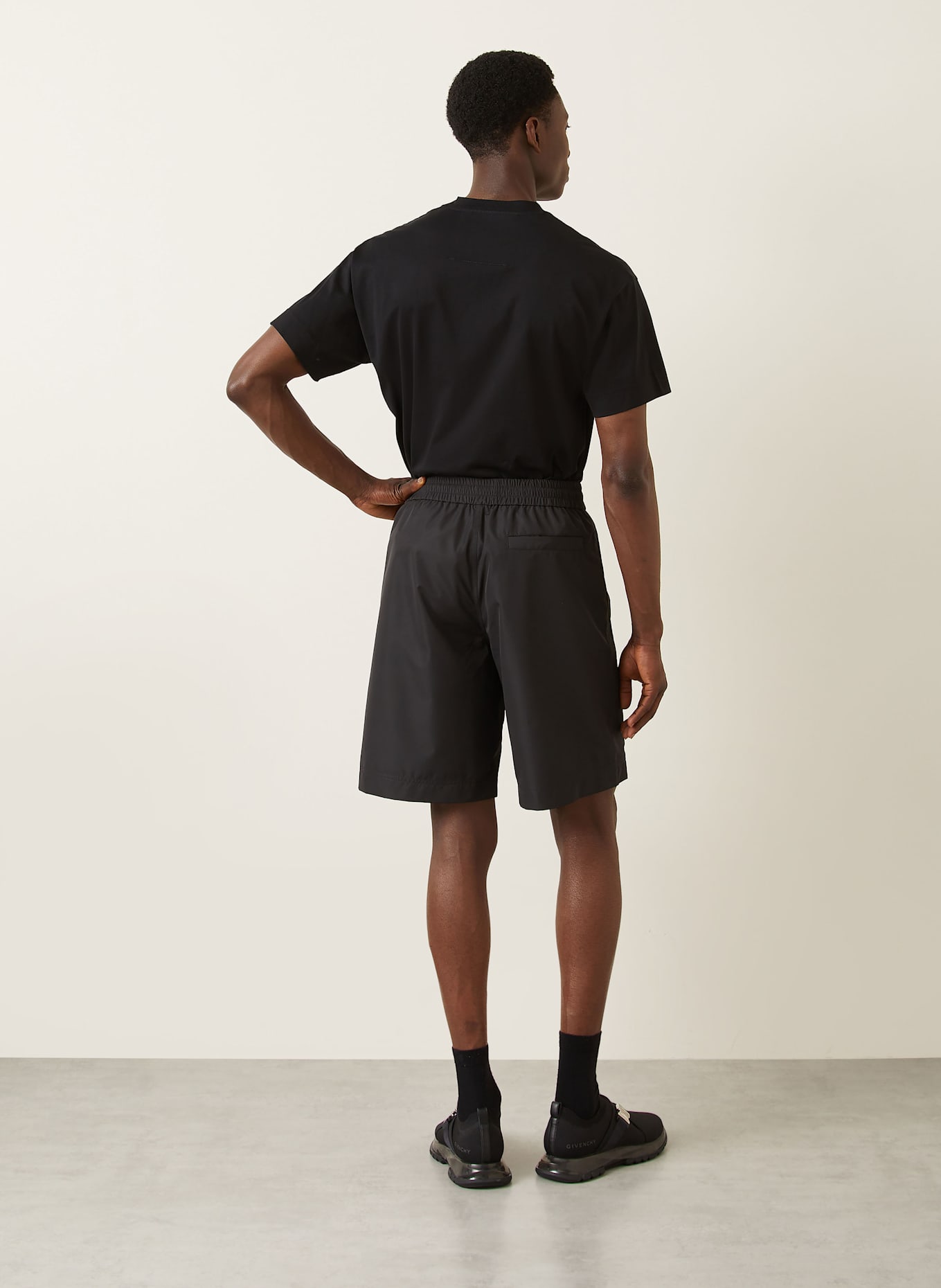 GIVENCHY Shorts: SCHWARZ