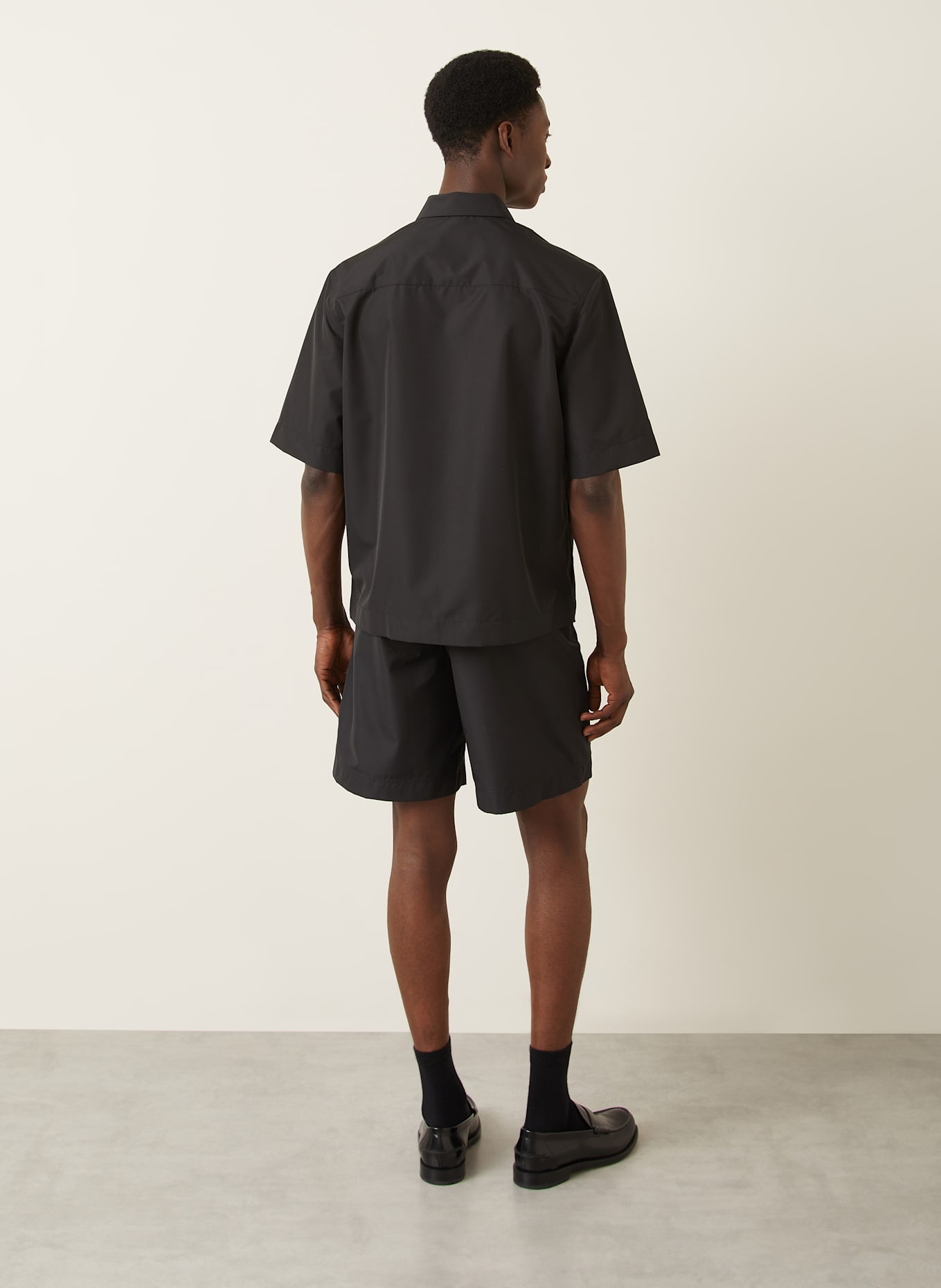 GIVENCHY Kurzarm-Hemd Comfort Fit: SCHWARZ