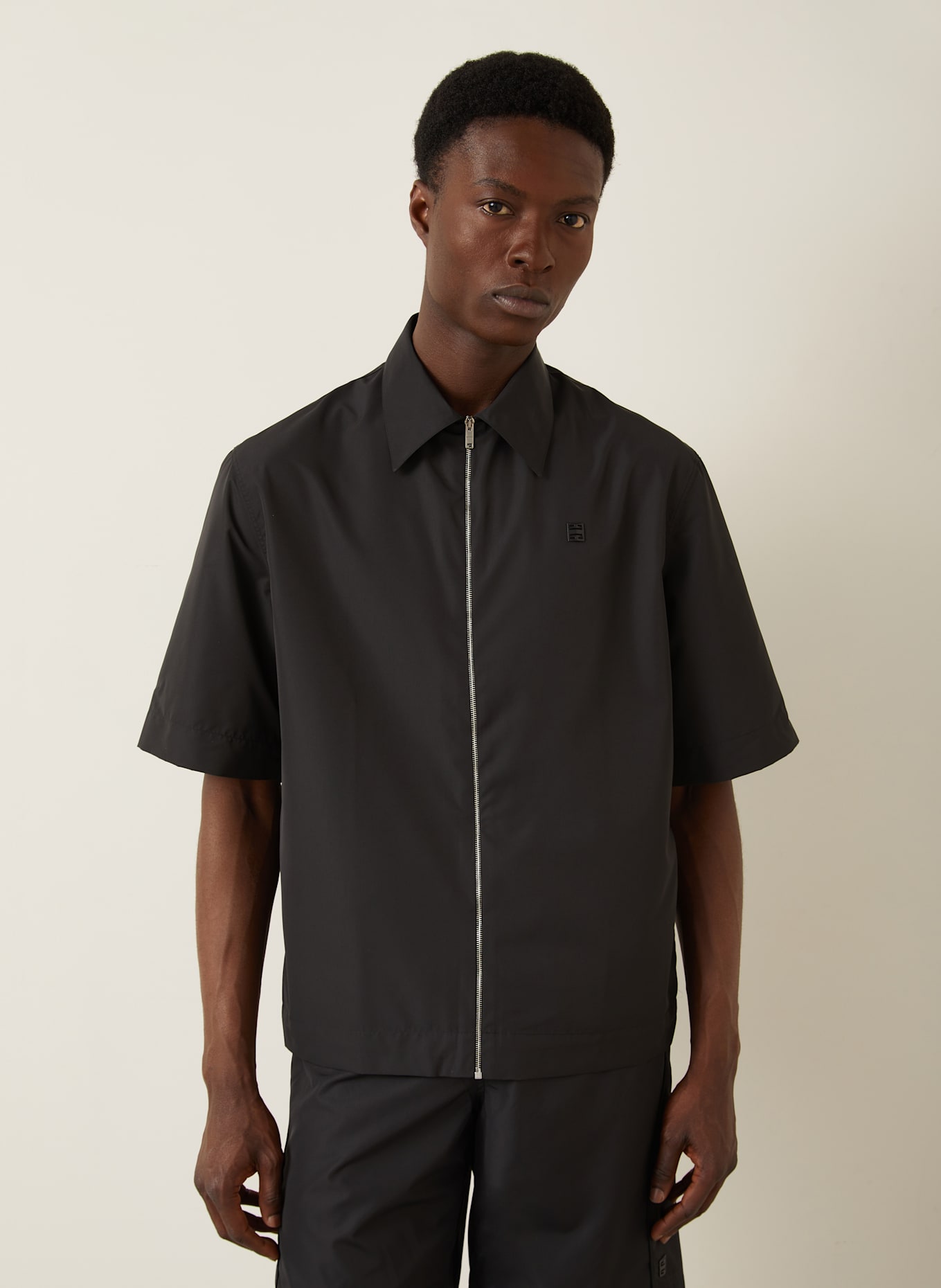 GIVENCHY Kurzarm-Hemd Comfort Fit: SCHWARZ