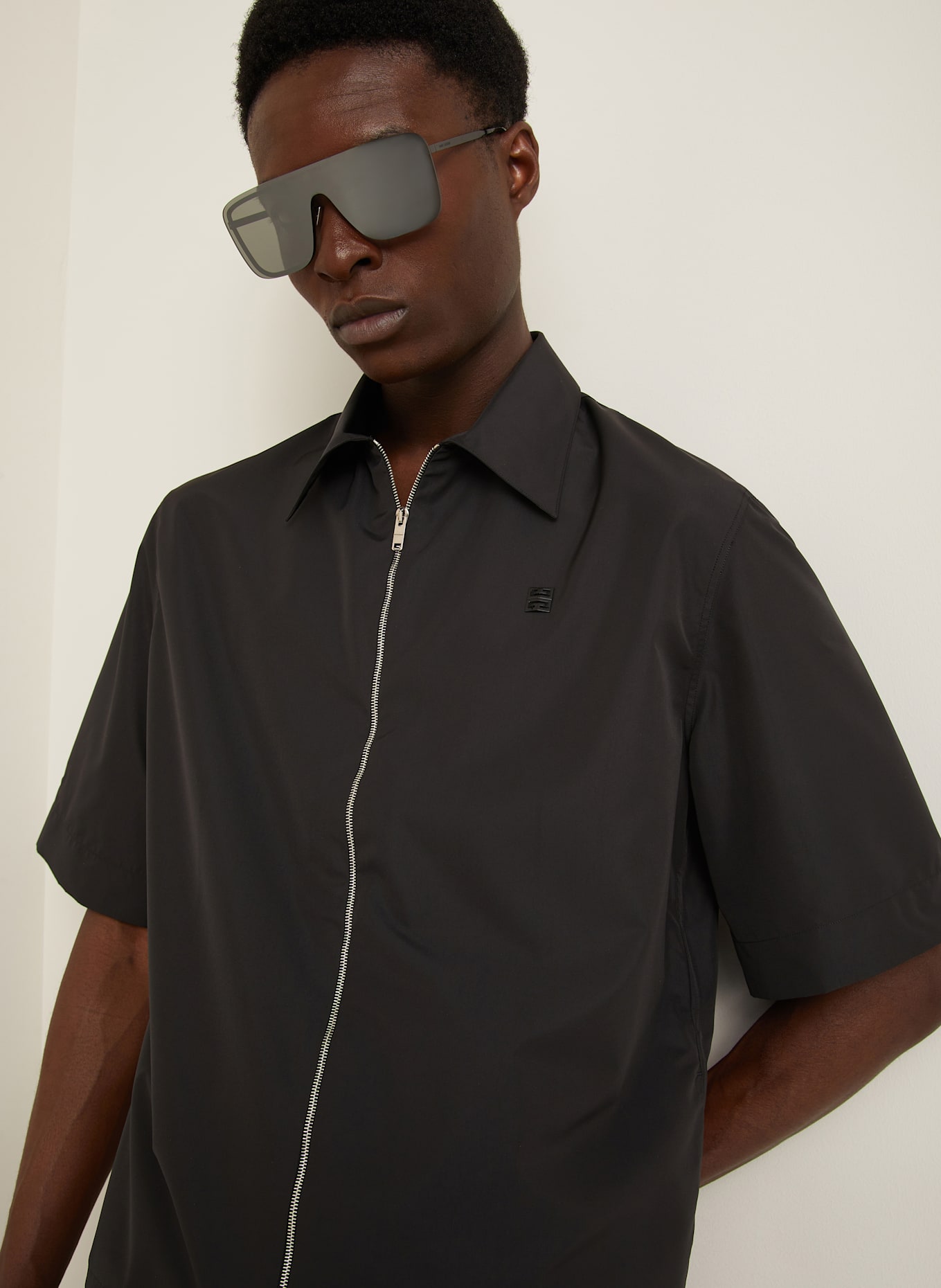 GIVENCHY Kurzarm-Hemd Comfort Fit: SCHWARZ