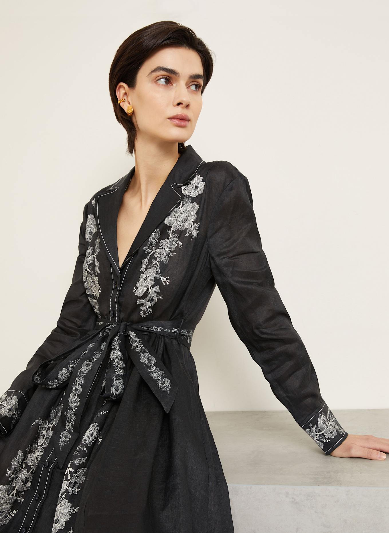 ZIMMERMANN Lněné šaty: ČERNÁ / BÍLÁ