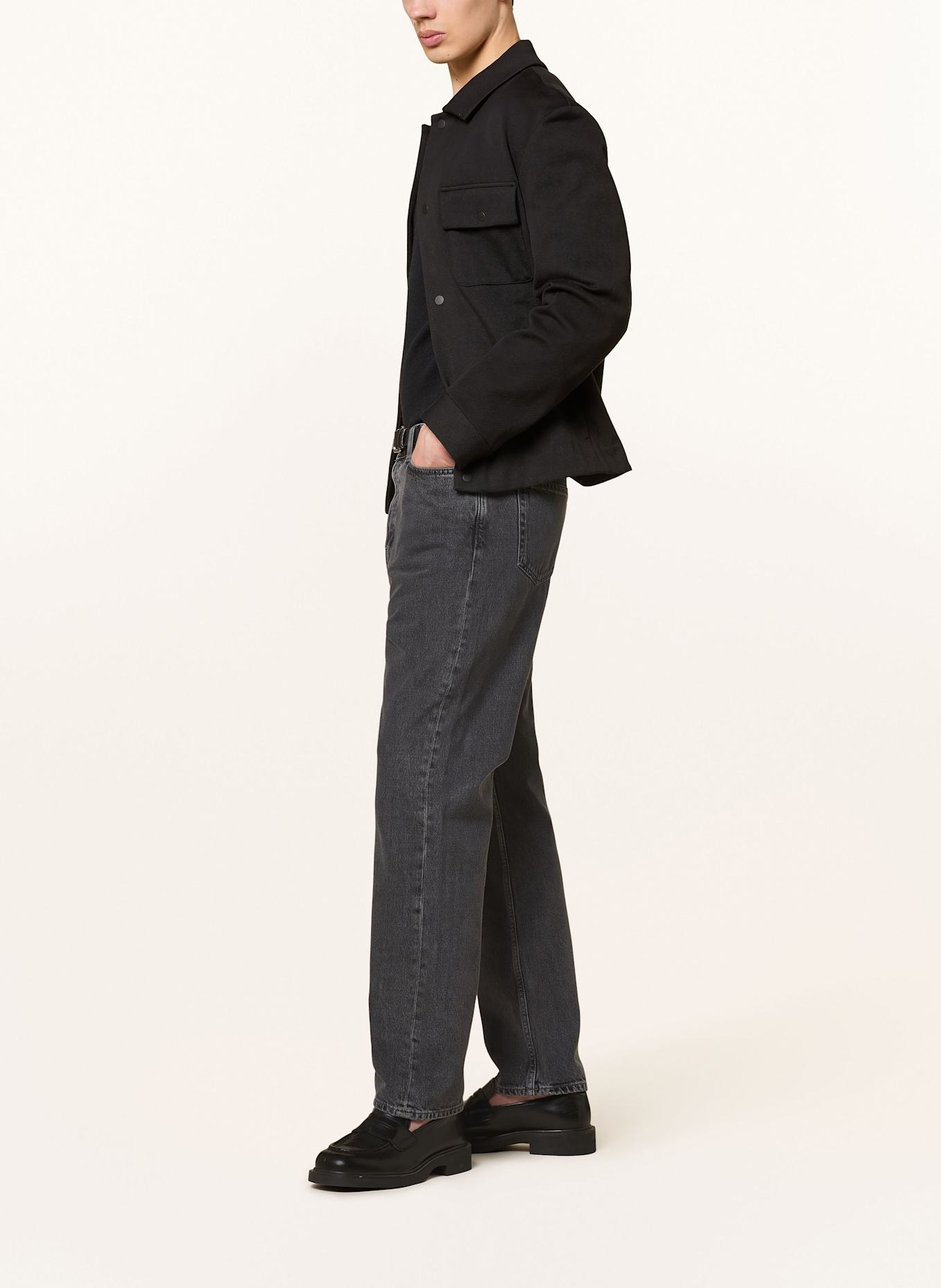 COS Jeans Regular Fit: 005 BLACK DARK