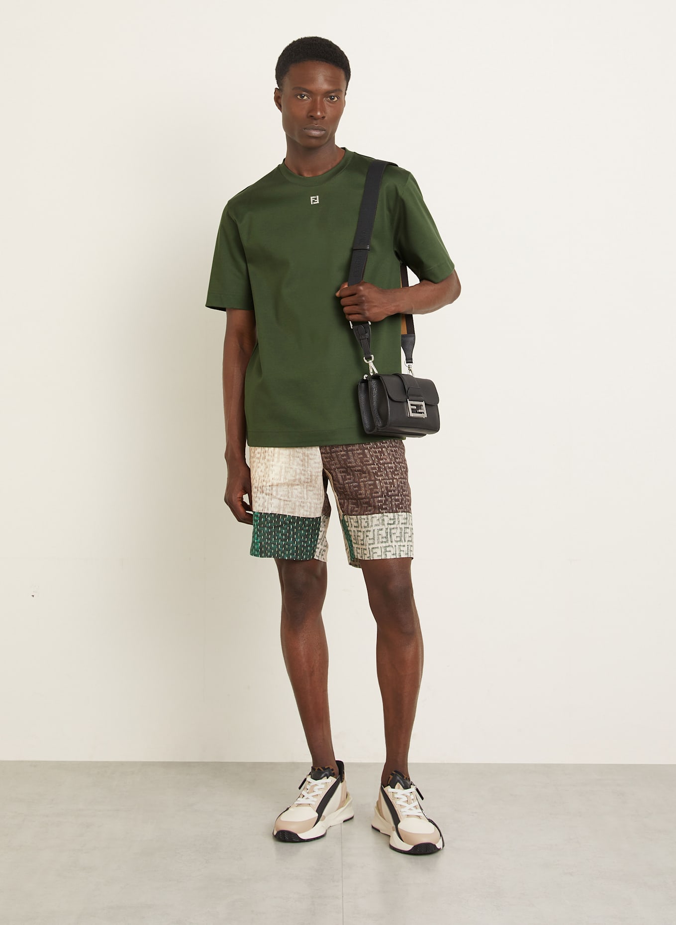 FENDI T-Shirt: DUNKELGRÜN