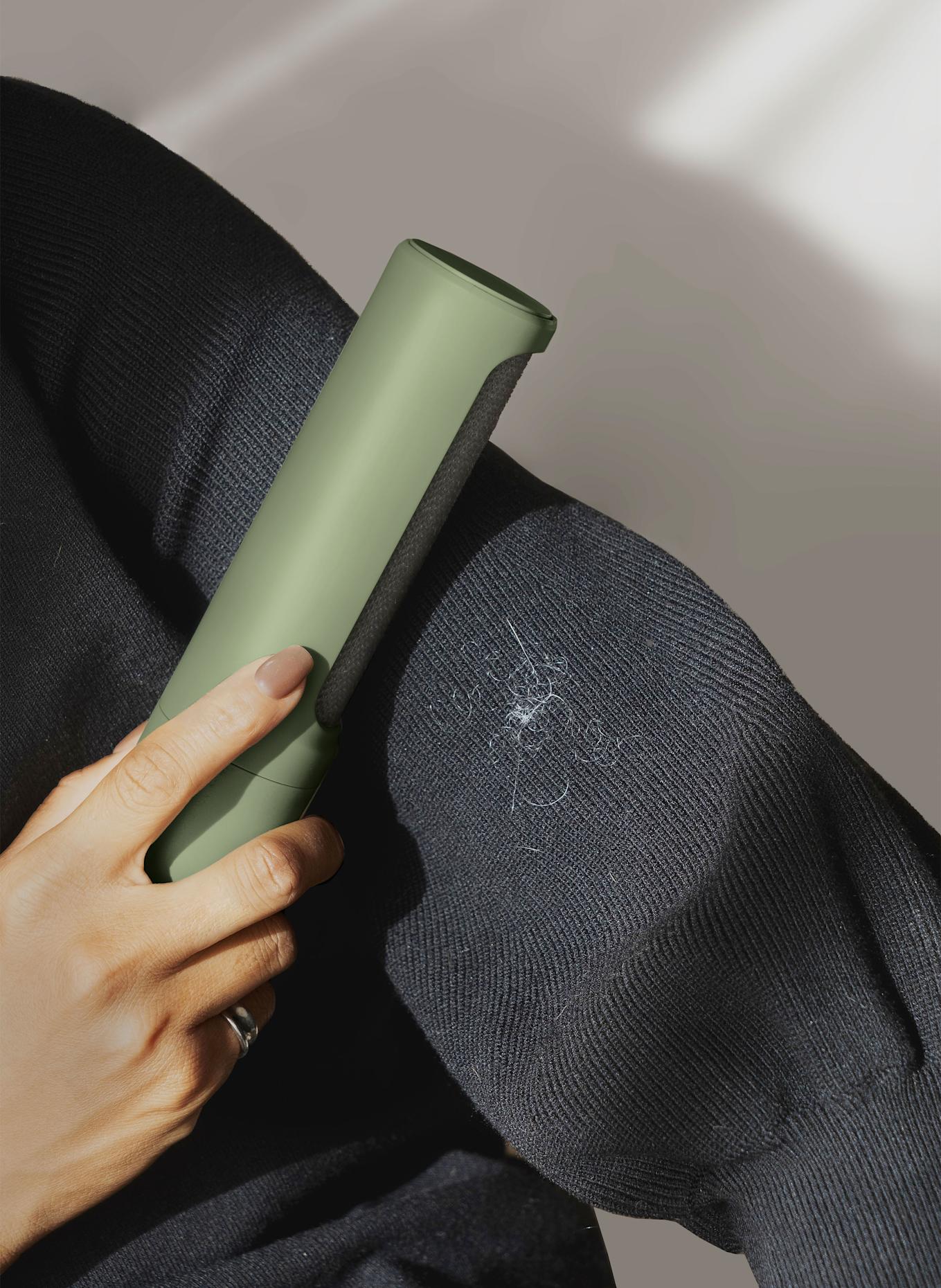 STEAMERY Szczotka do usuwania kłaczków LINT: OLIWKOWY