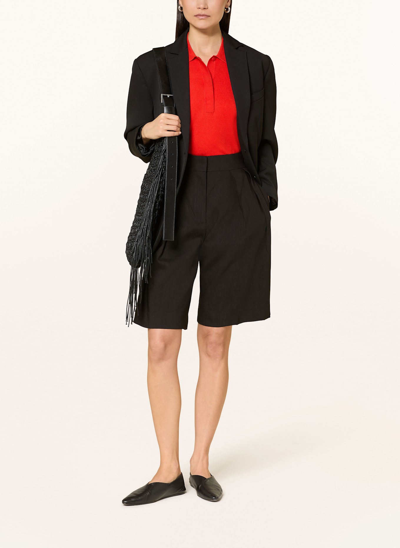 COS Bermudas mit Leinen: SCHWARZ